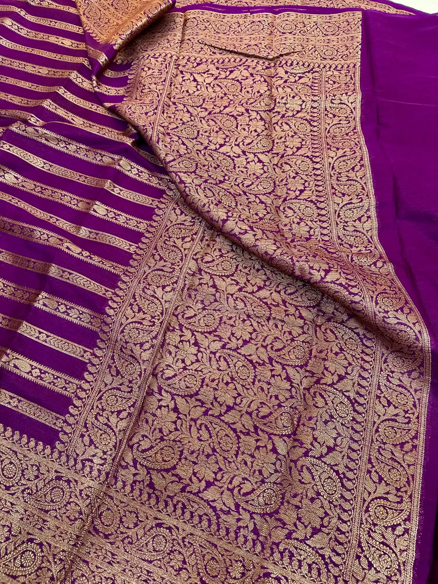 Aarti Ravi mam inspired Warm Silk Stripe Pattern Banarasi Saree - Image 4
