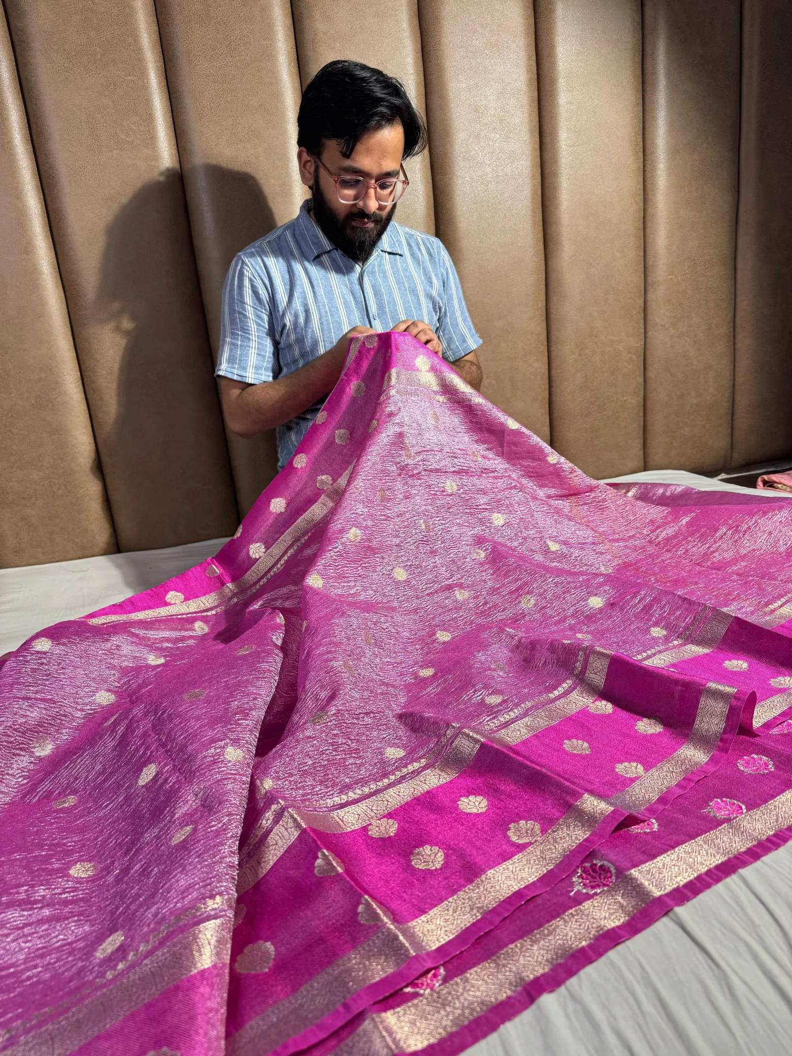 Banarasi crush tissue silk saree with rich zari pallu and blouse - Image 3