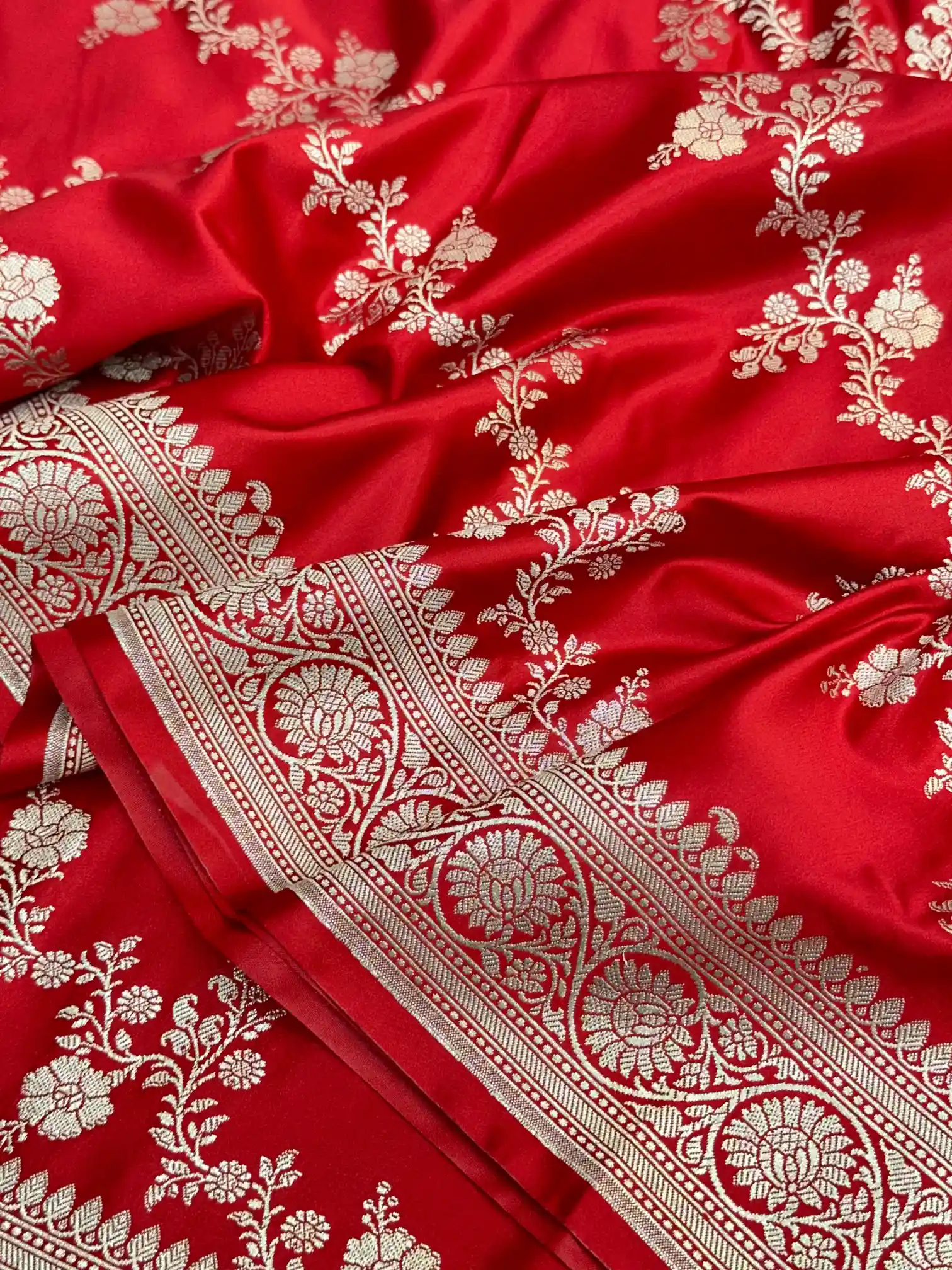 Bridal Red Mashru Katan Silk Leheriya Weave Banarasi Saree - Image 5