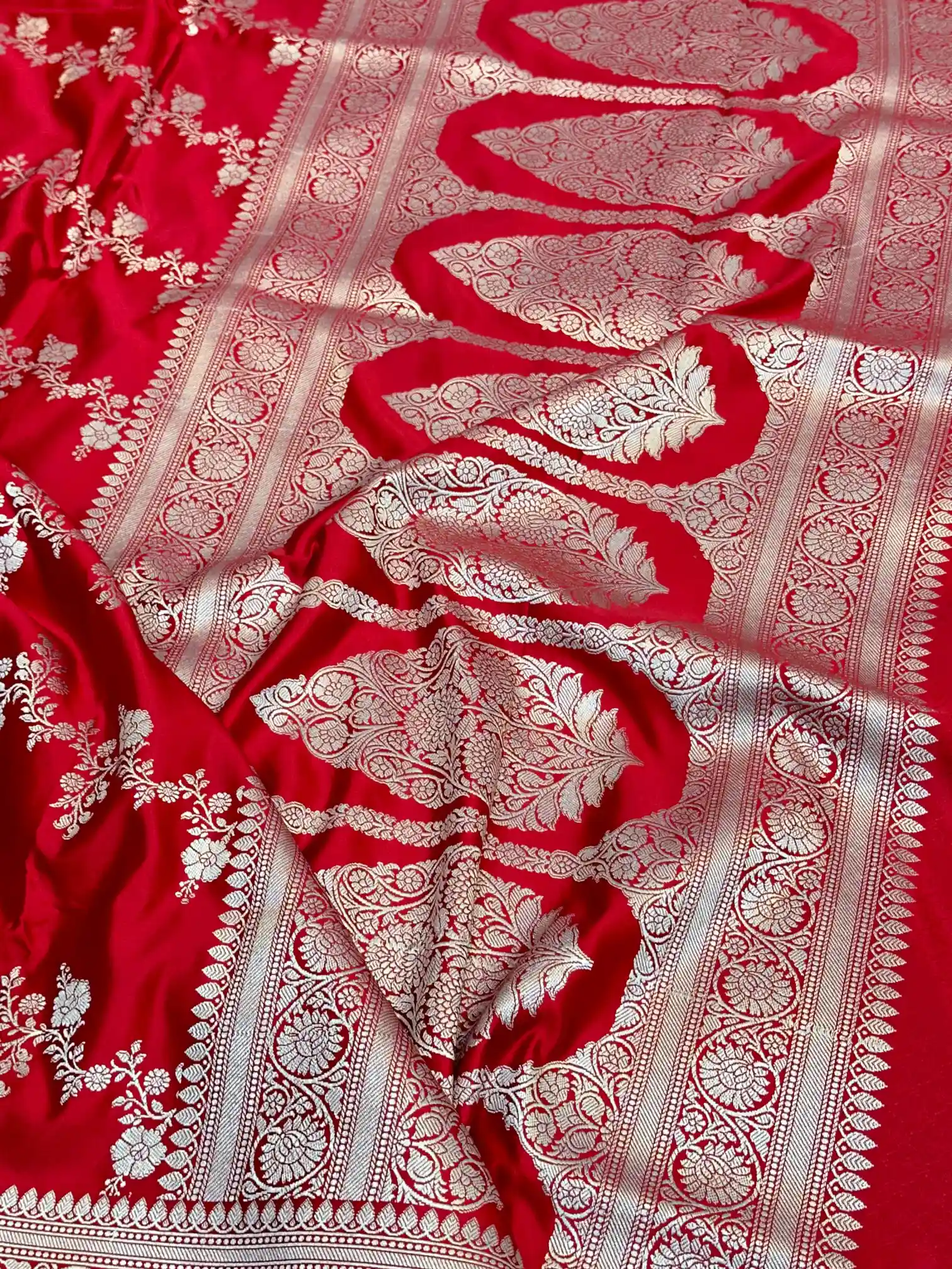 Bridal Red Mashru Katan Silk Leheriya Weave Banarasi Saree - Image 7