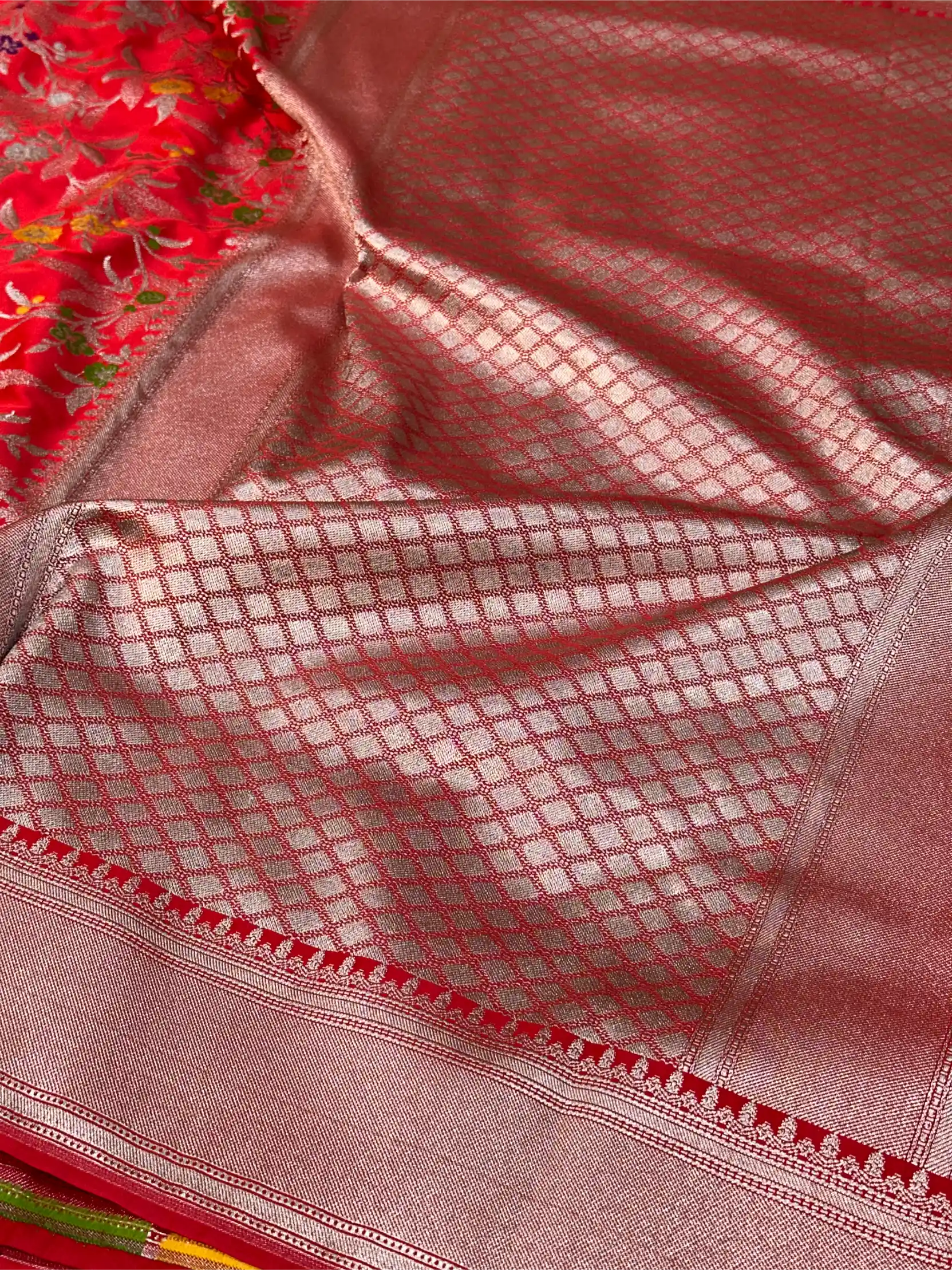 Bridal Red Mashru Katan Silk Meenakari Intricate Weave Banarasi Saree - Image 5