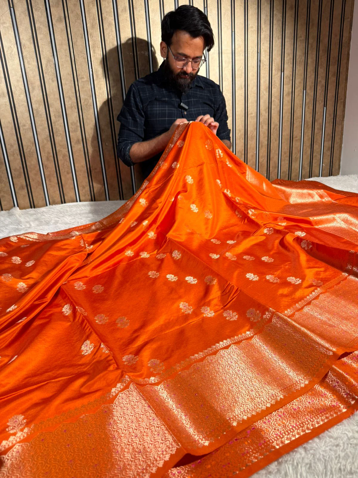 Bright Orange Banana Silk Eccentric Weave Banarasi Saree - Image 3