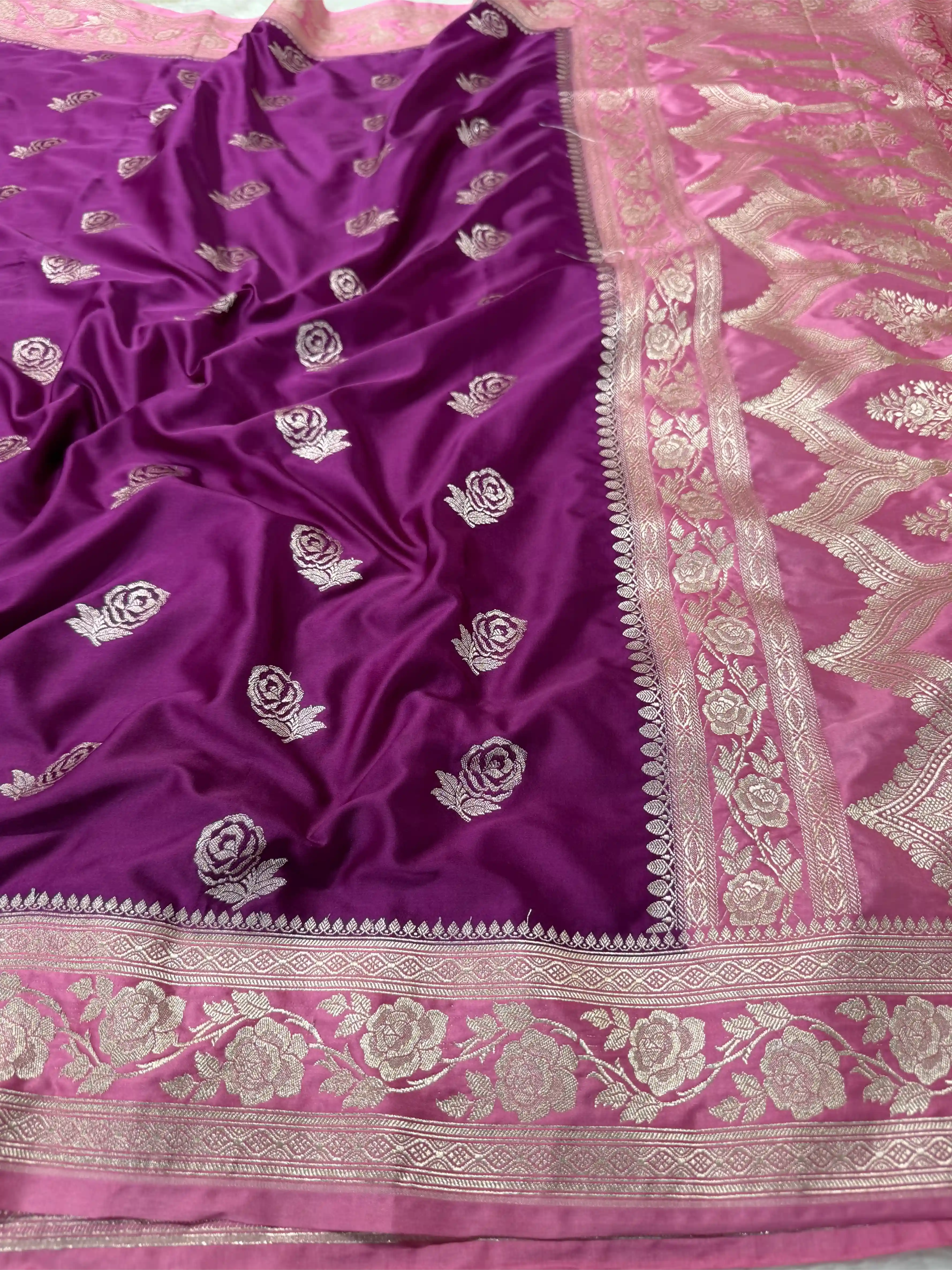 Bright Violet Mashru Katan Silk Eccentric Traditional Weave Banarasi Saree - Image 2