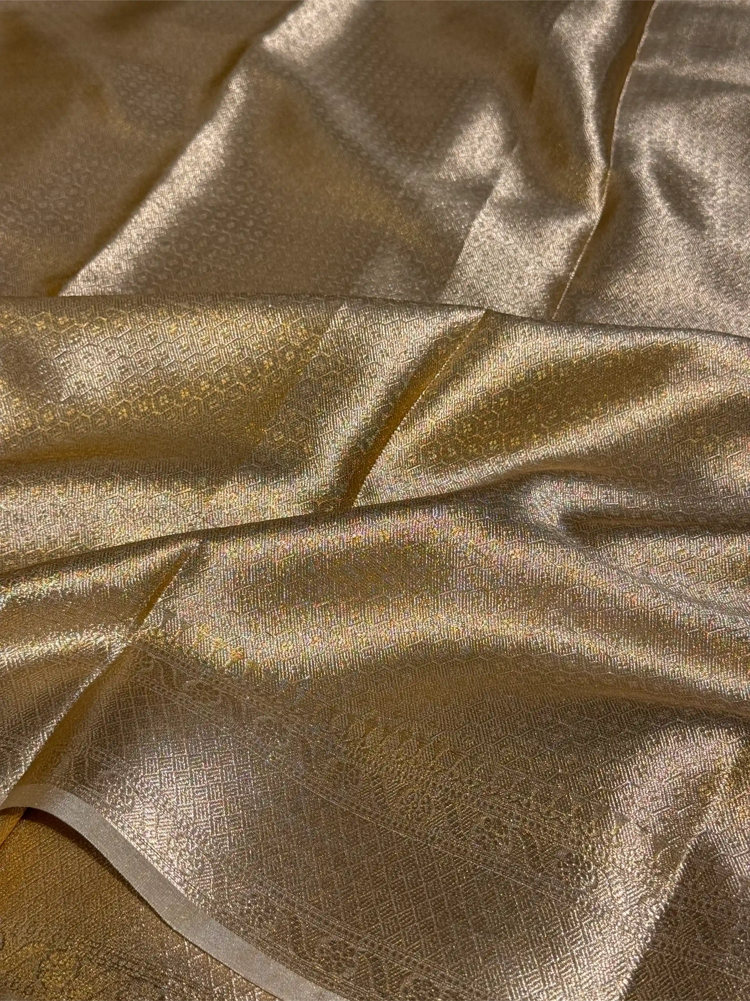 Copper Tissue Silk Saree with Rich Pallu & Blouse - Image 5