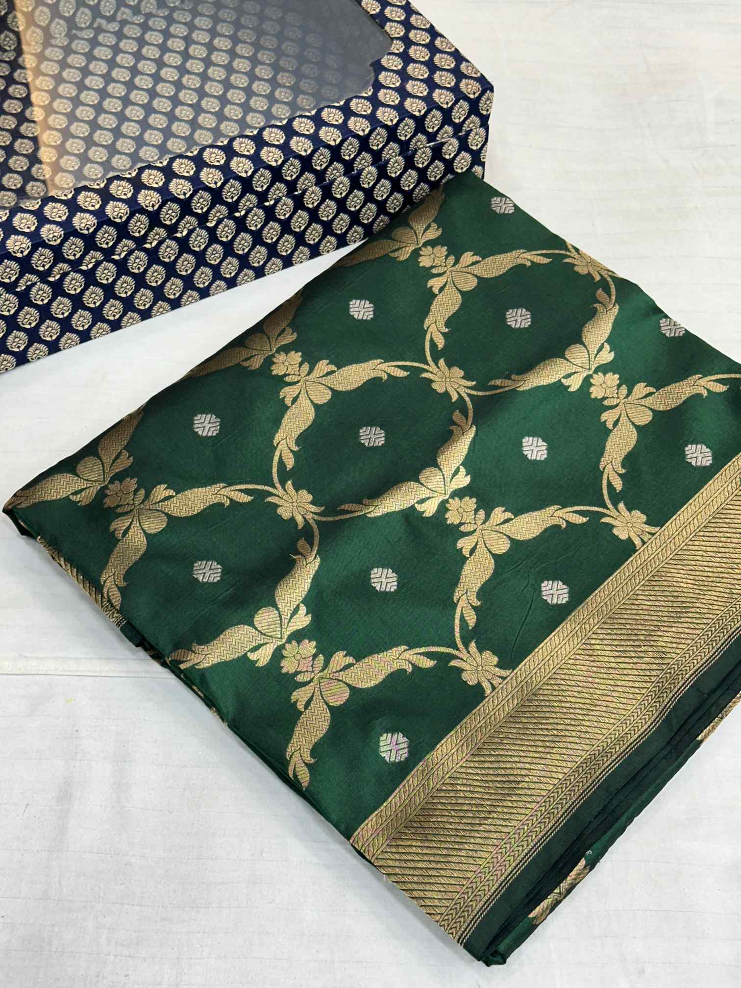 Dark Green Pure Katan Silk Jangla Weave Banarasi Saree - Image 2