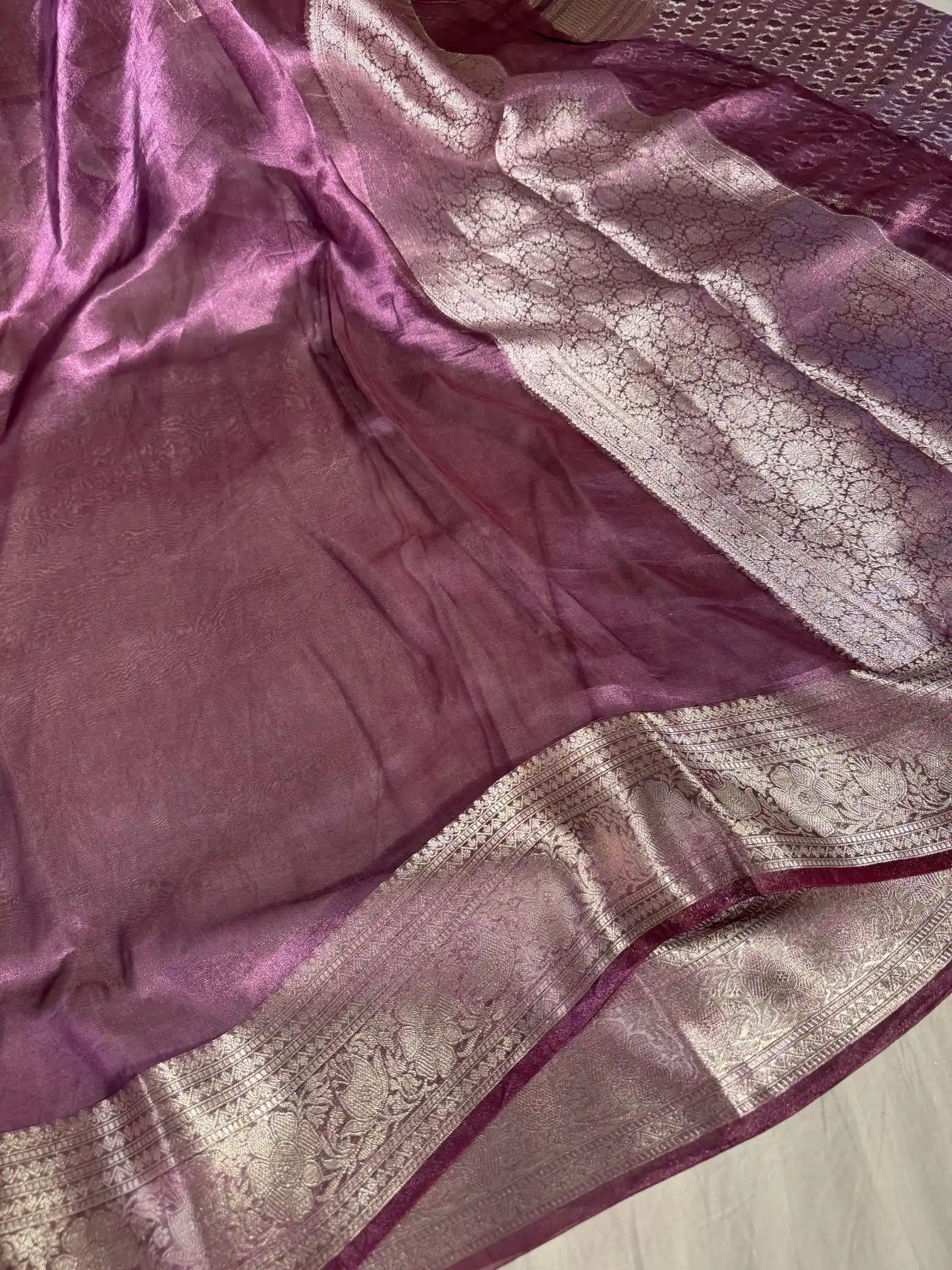 Dark Lavender Pure Tissue Silk Banarasi Saree - Image 2