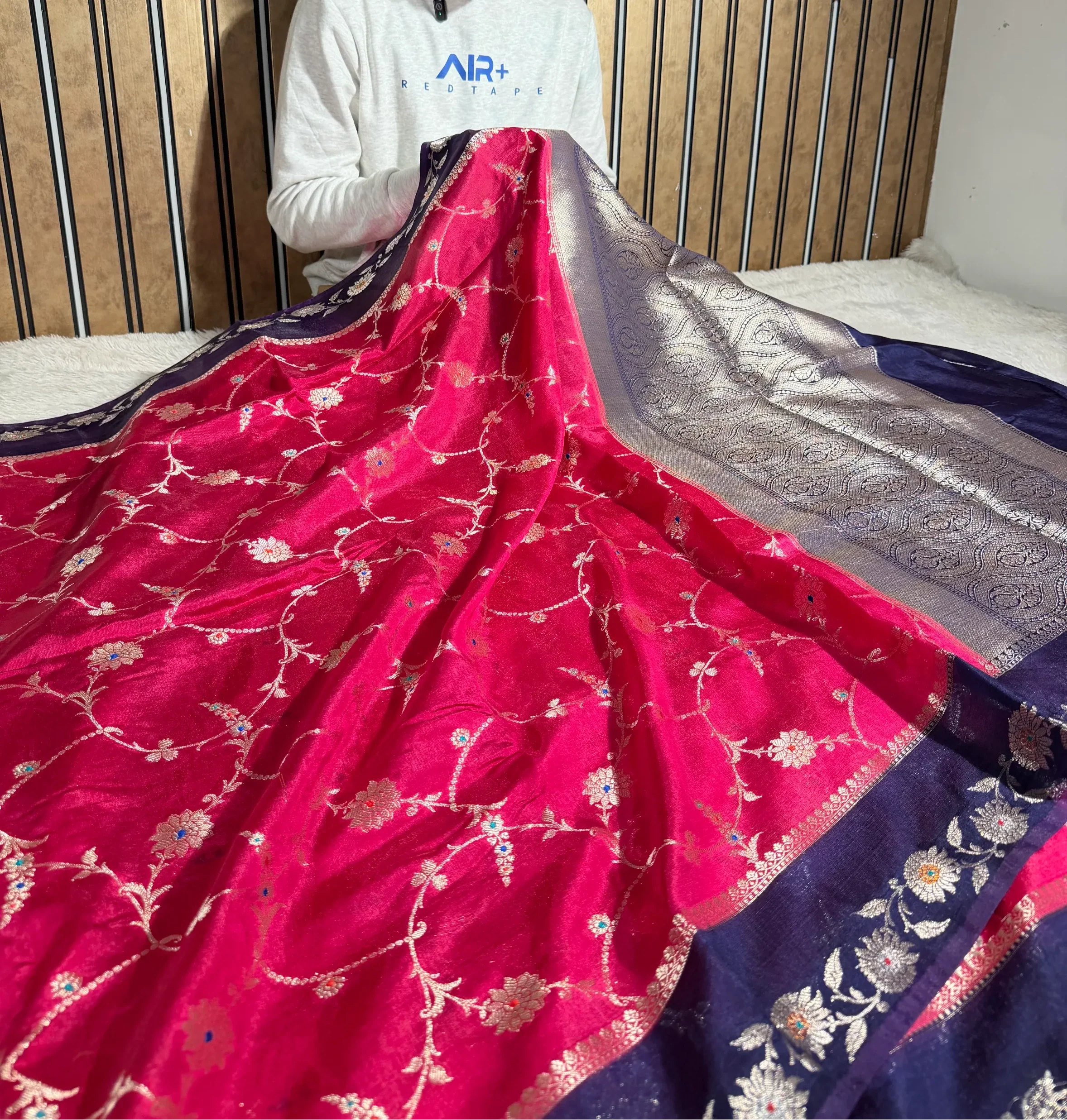 Dark Rani Chinia Silk Eccentric Banarasi Saree - Image 3