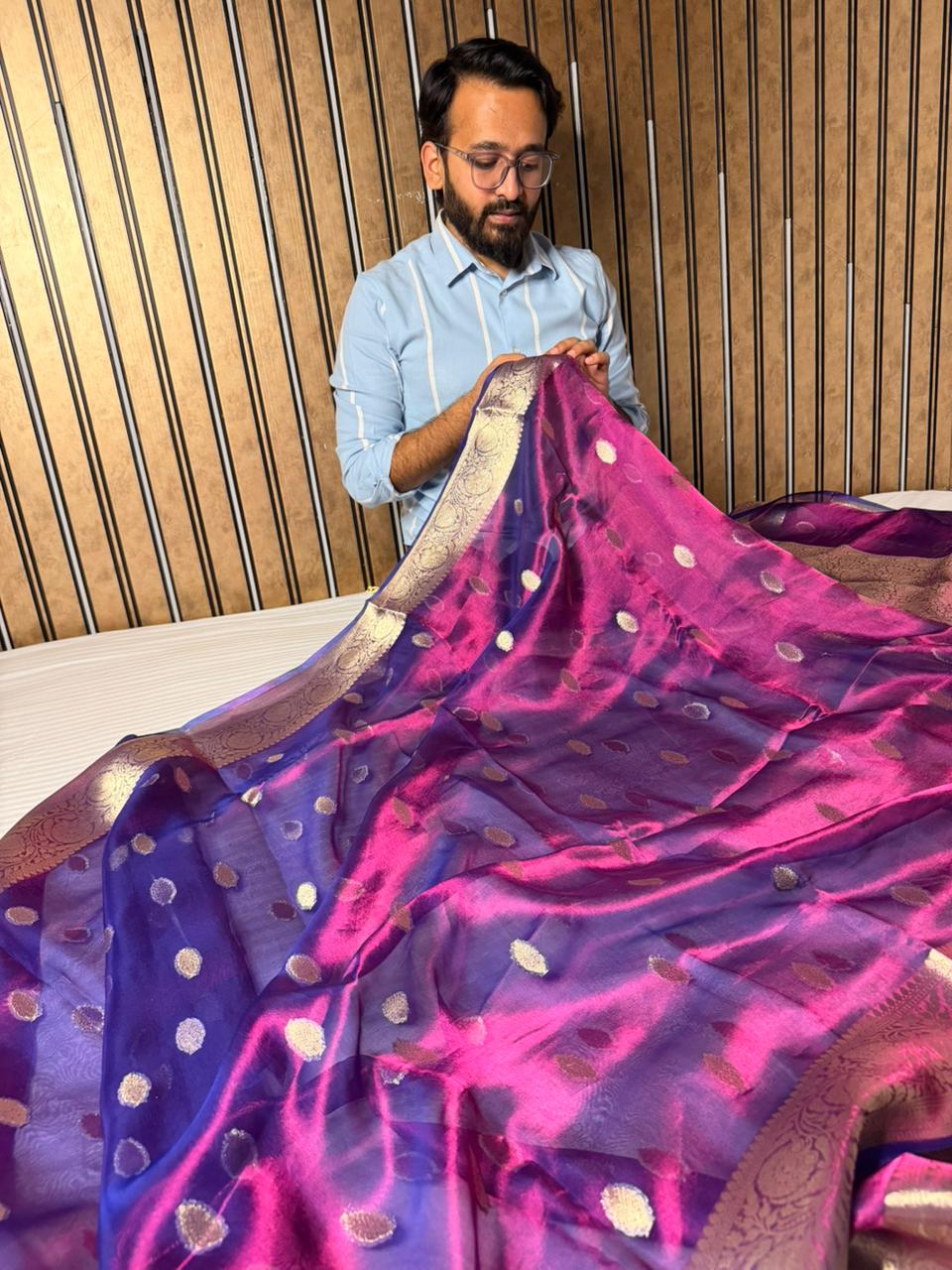 Khaddi Buti Banarasi Baigani Pure Tissue Silk Banarasi Saree - Image 3