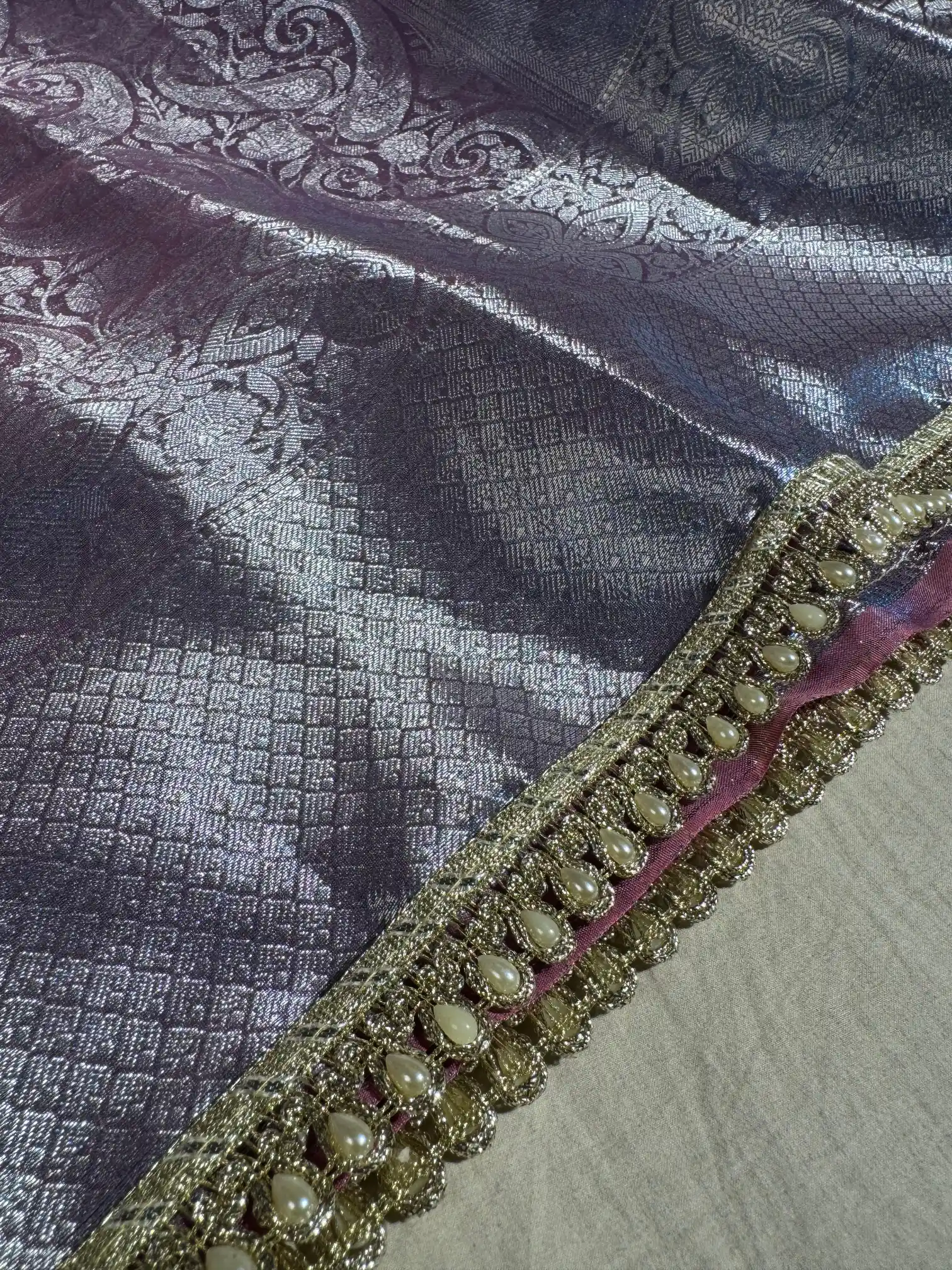 Dual Tone Glass Tissue Silk Saree with Motilace Work and Rich Pallu - Image 2