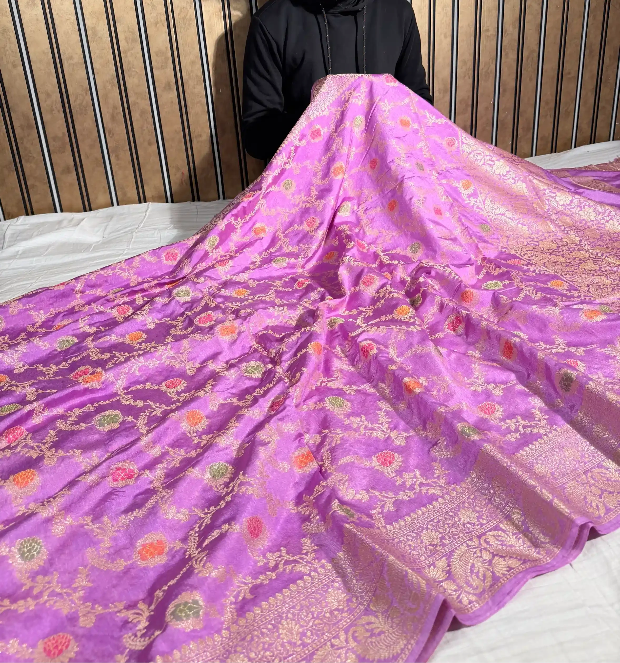 Dusty Lavender Warm Silk Floral Meenakari Banarasi Saree - Image 3