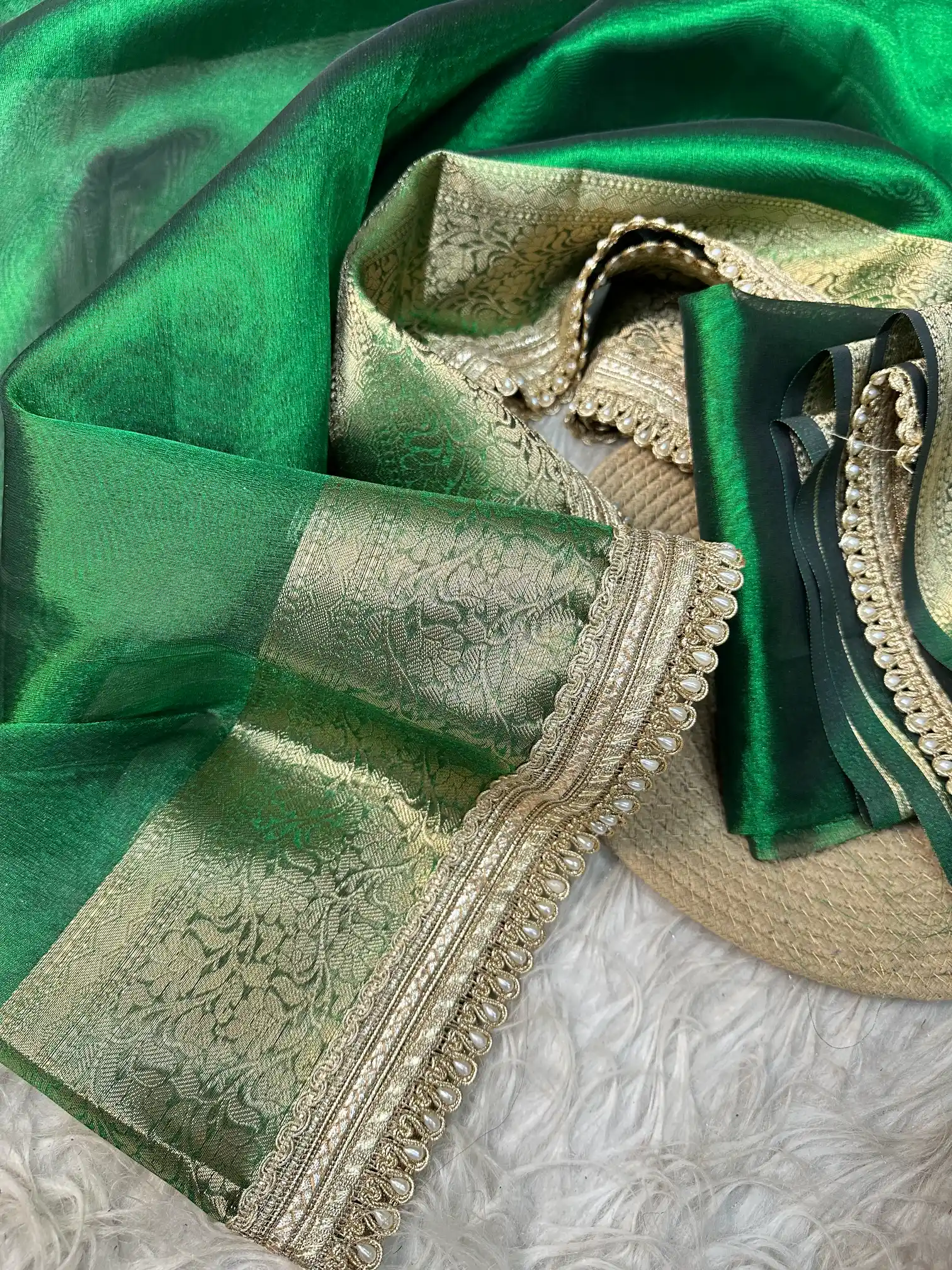 Emerald Green Banarasi Tissue Silk Saree with Exclusive Lace Work - Image 3