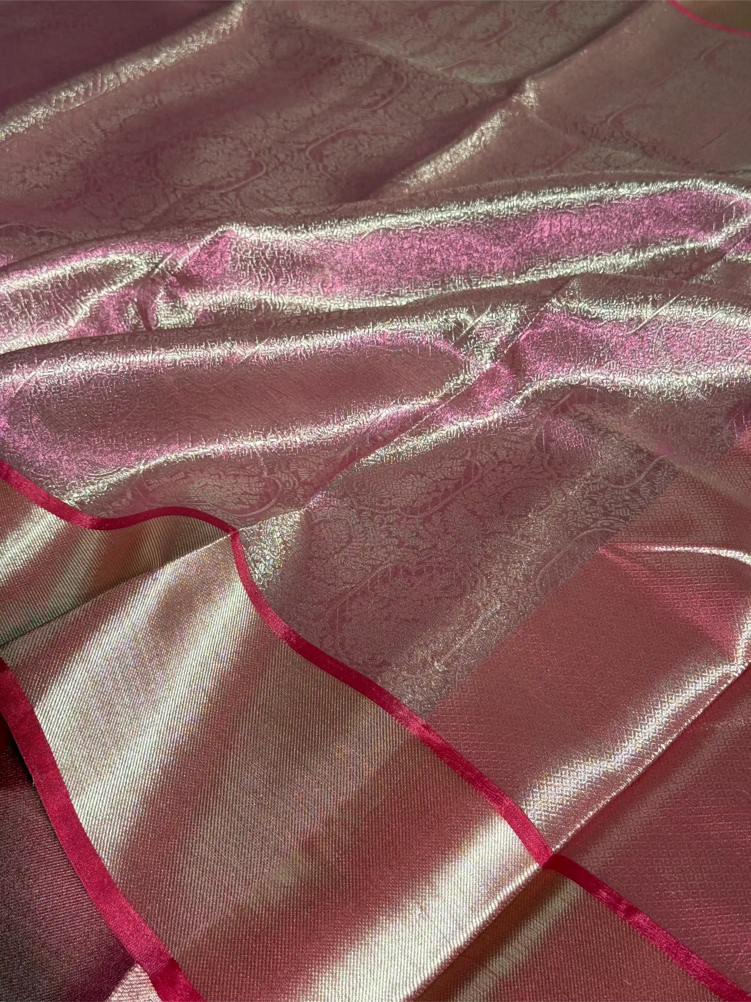 Eye Soothing Metallic Pink Glass Tissue Silk Banarasi Saree - Image 3