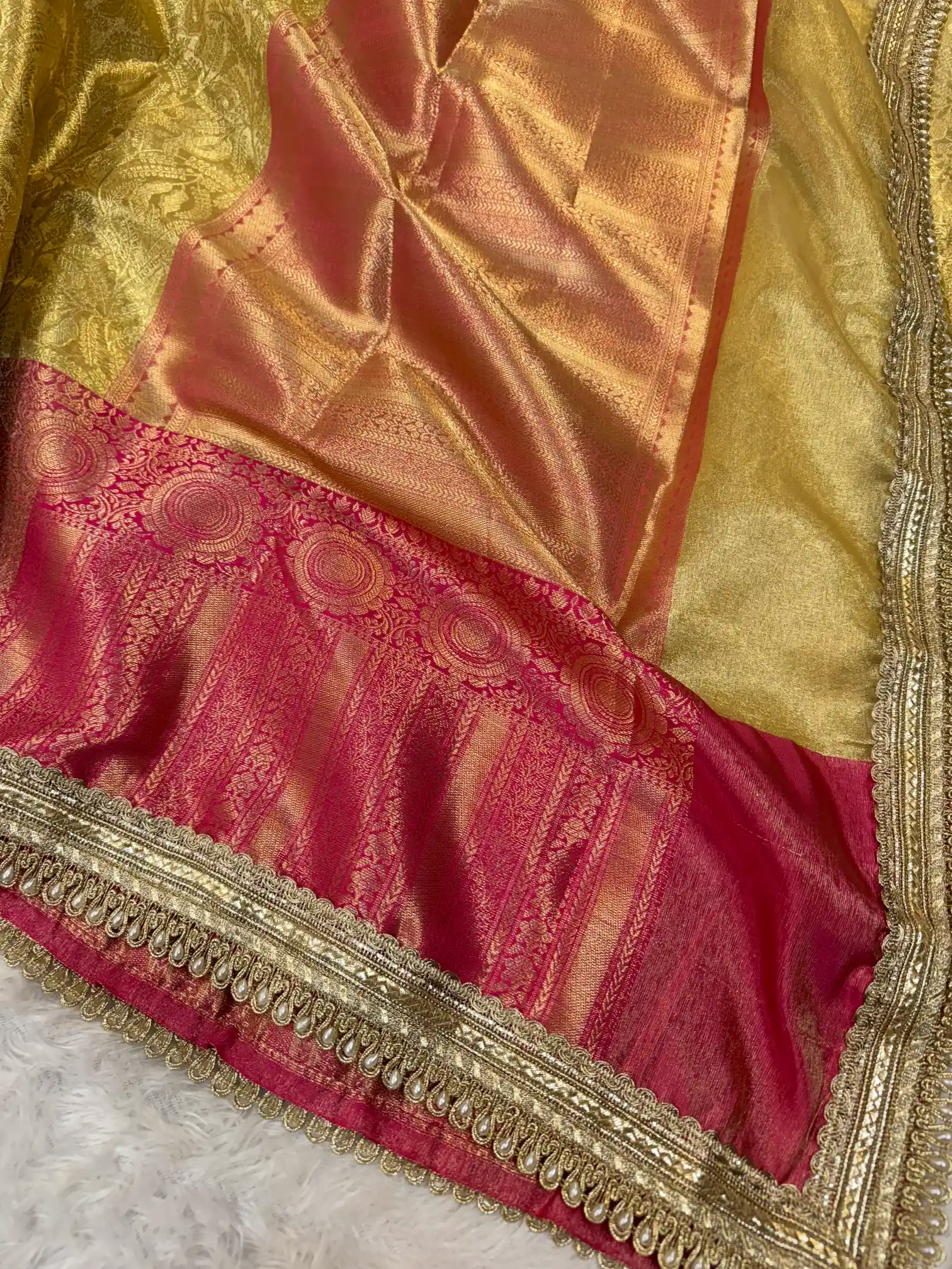 Golden Embossed Tissue Silk Designer Lace Work Banarasi Saree - Image 3