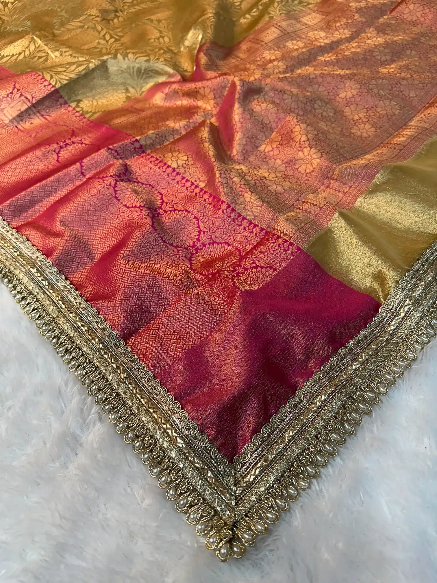 Golden Embossed Tissue Silk Lace Work Banarasi Saree - Image 3