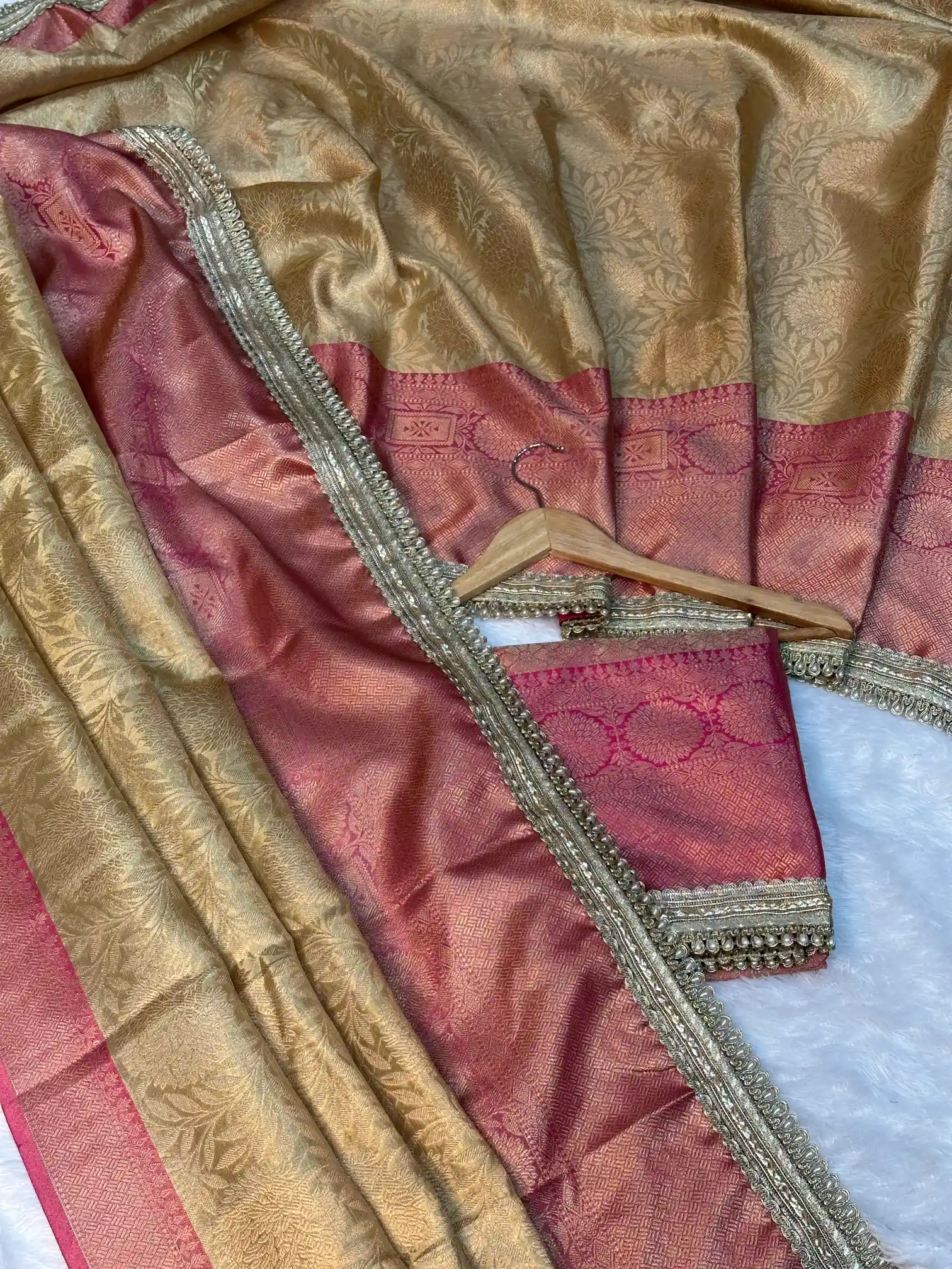 Golden Embossed Tissue Silk Lace Work Banarasi Saree - Image 5