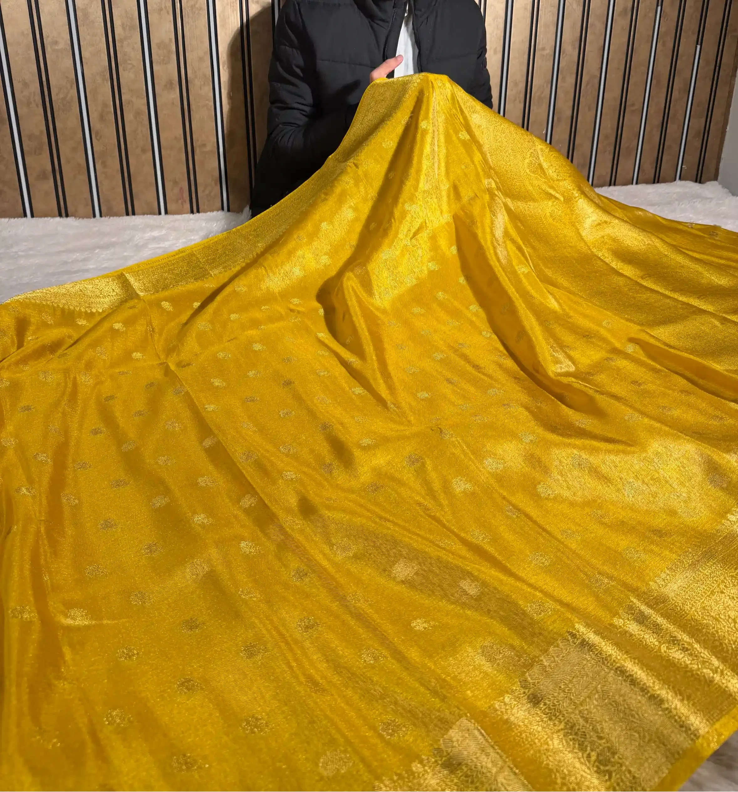 Haldi Yellow Breathable Soft Tissue Silk Banarasi Saree - Image 3