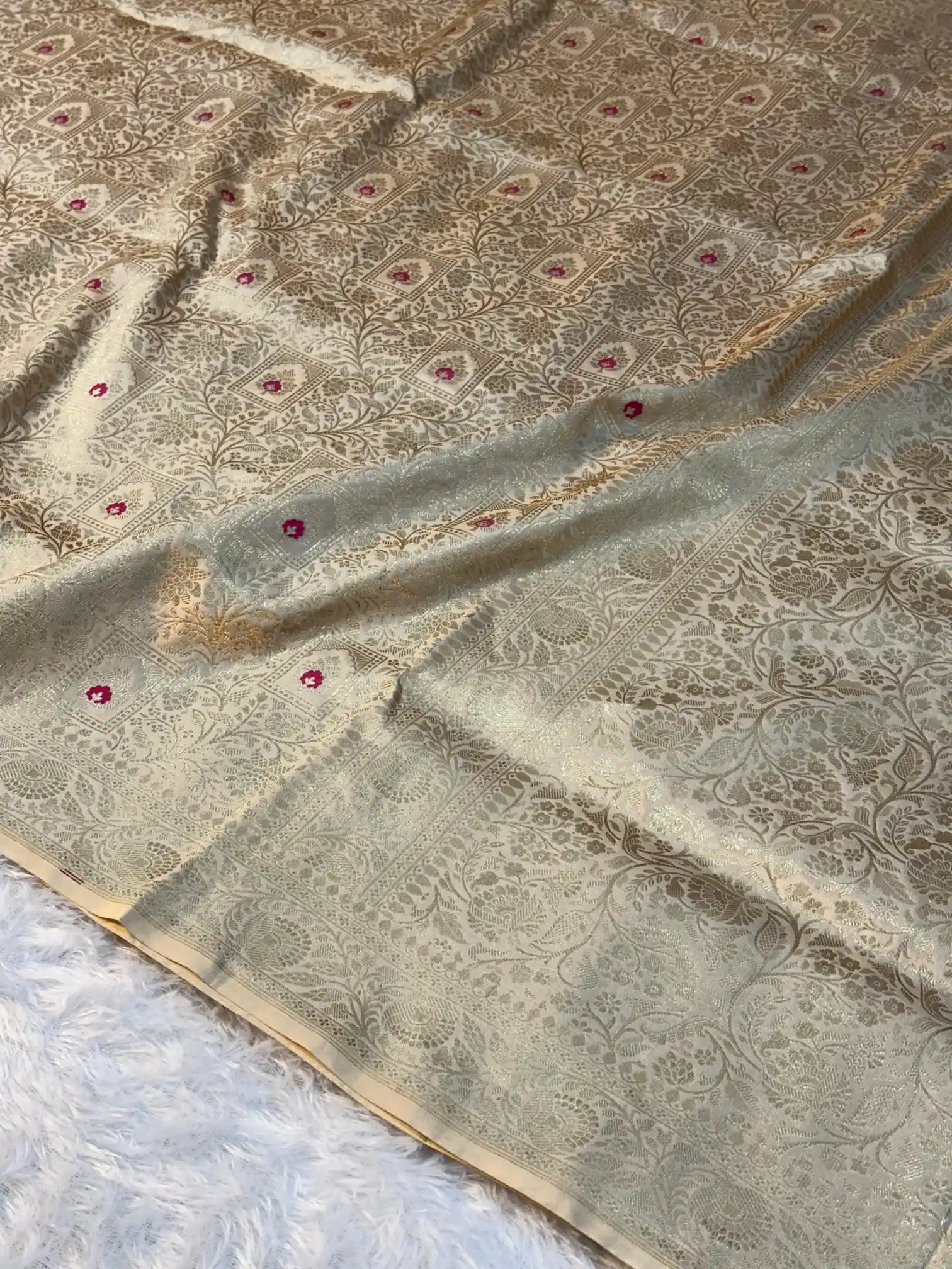 Ivory Pure Katan Silk Banarasi Saree - Image 3