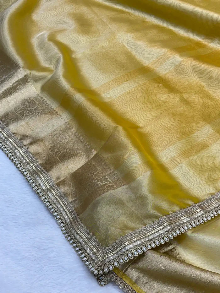 Janhvi Kappor In beautiful Tissue Silk Saree - Image 4