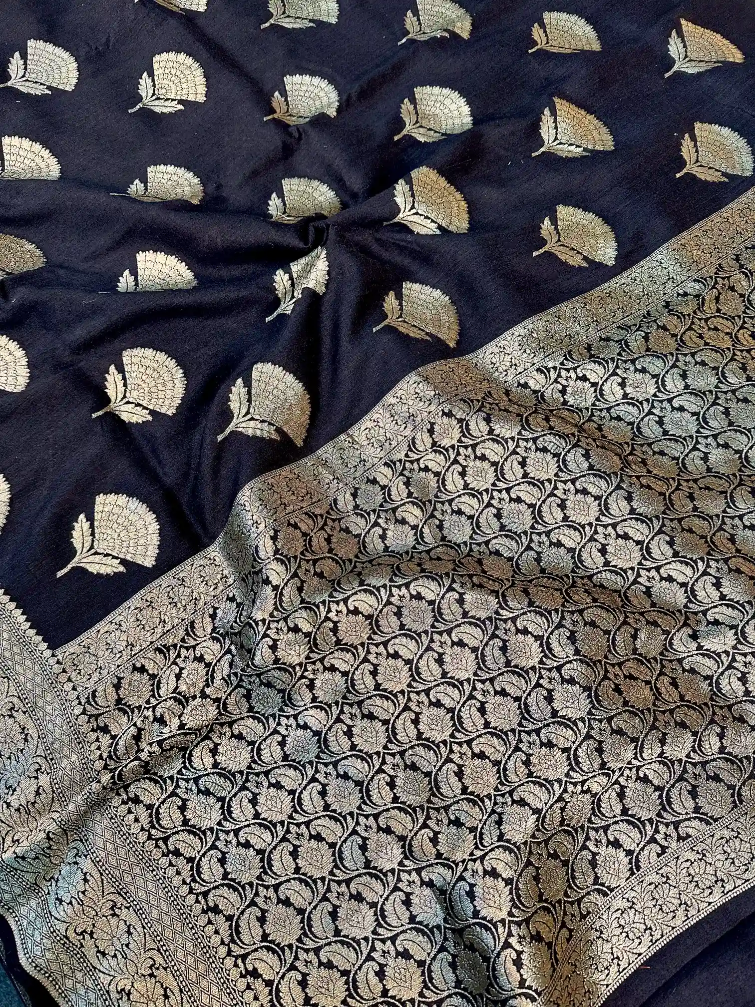 Jet Black Floral Munga Silk Banarasi Saree - Image 5