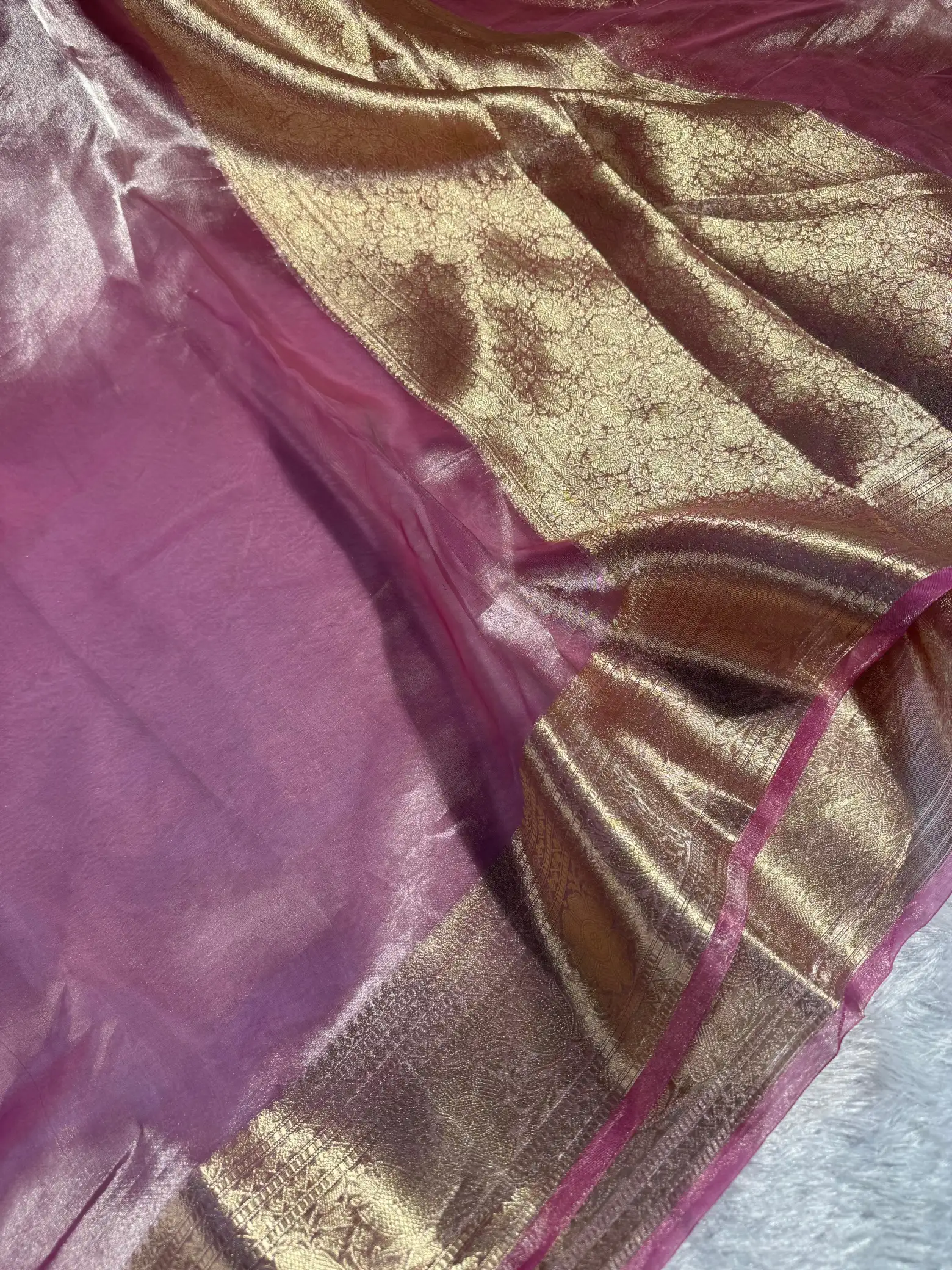 Jhanvi Kapoor Inspired Pure Tissue Silk Banarasi Saree - Image 3