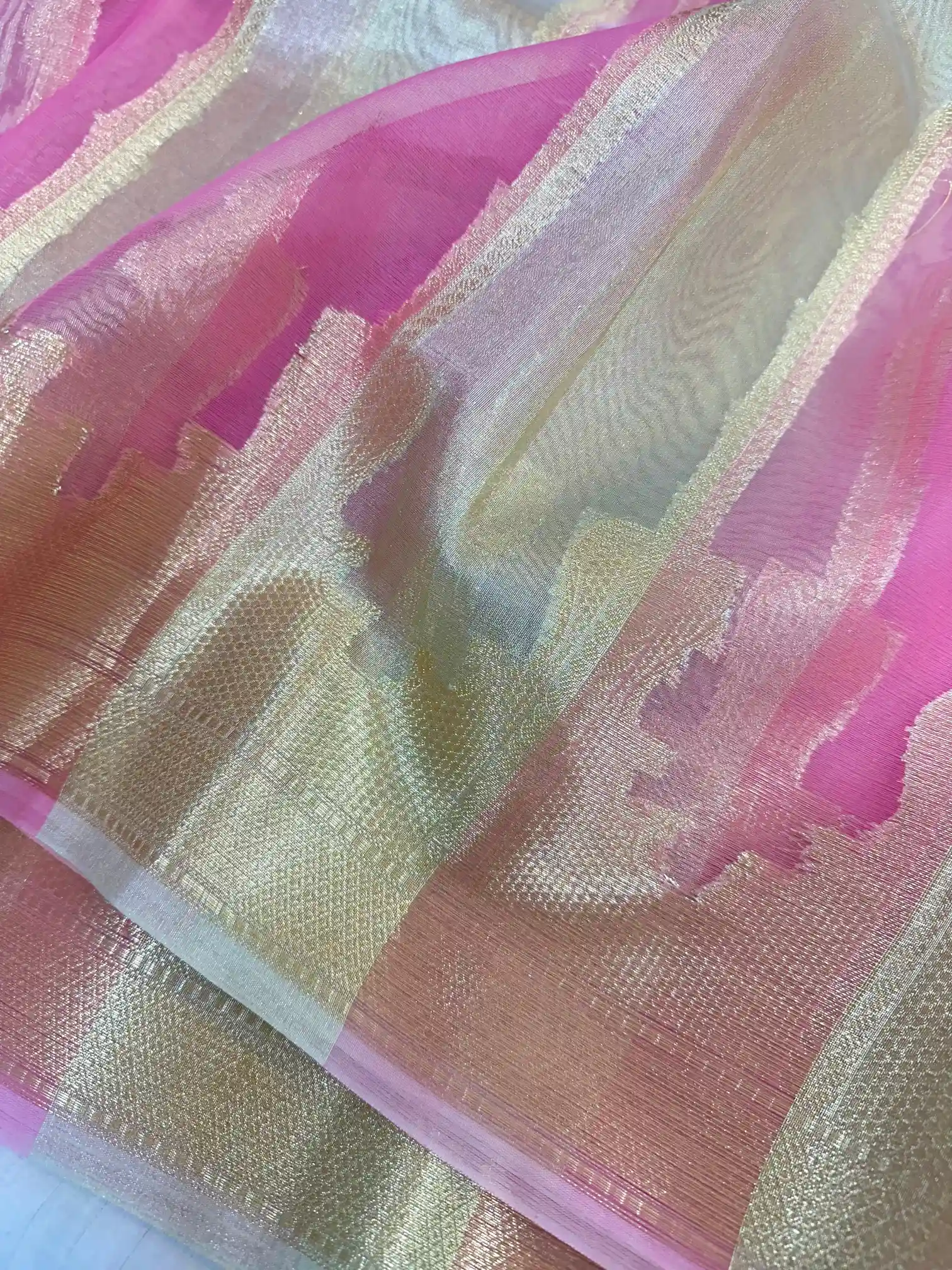 Kiara Mam Inspired Tissue Rangkat Saree - Image 3