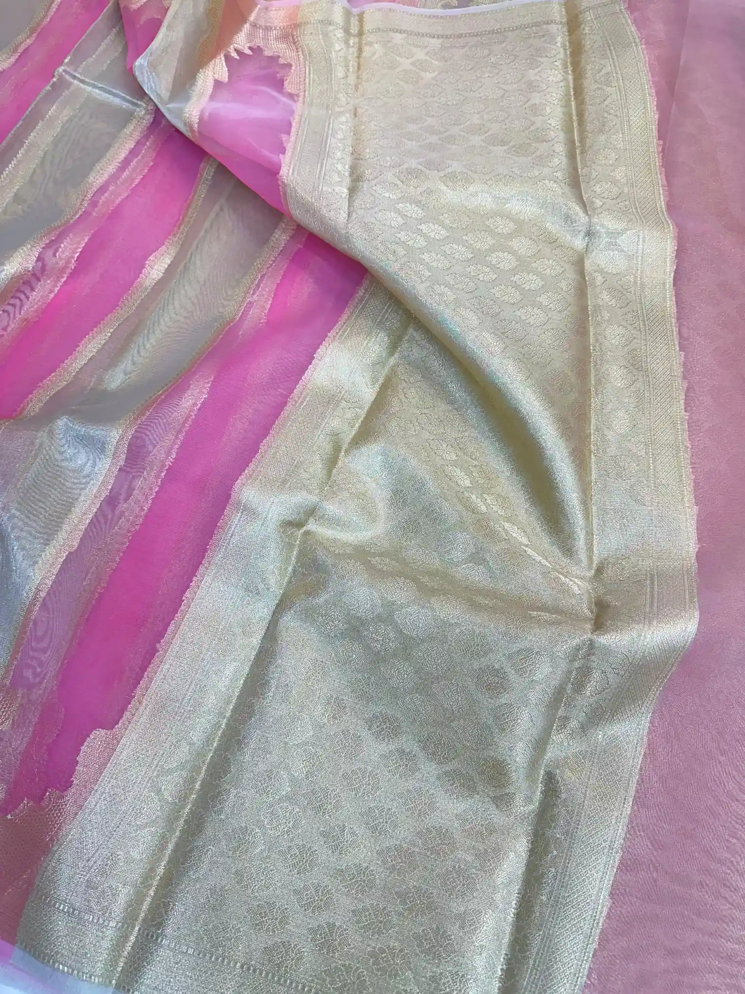 Kiara Mam Inspired Tissue Rangkat Saree - Image 4