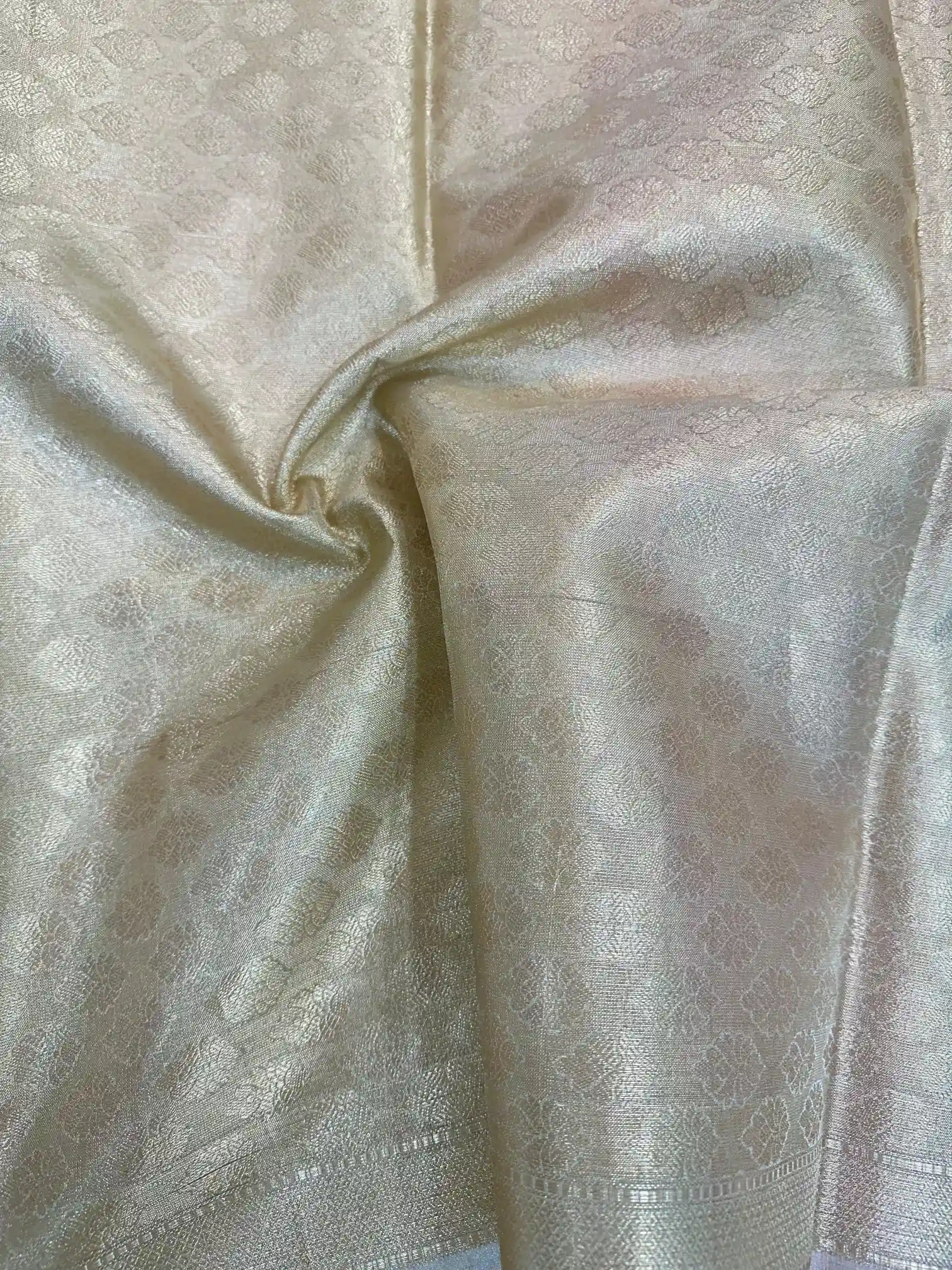 Kiara Mam Inspired Tissue Rangkat Saree - Image 5