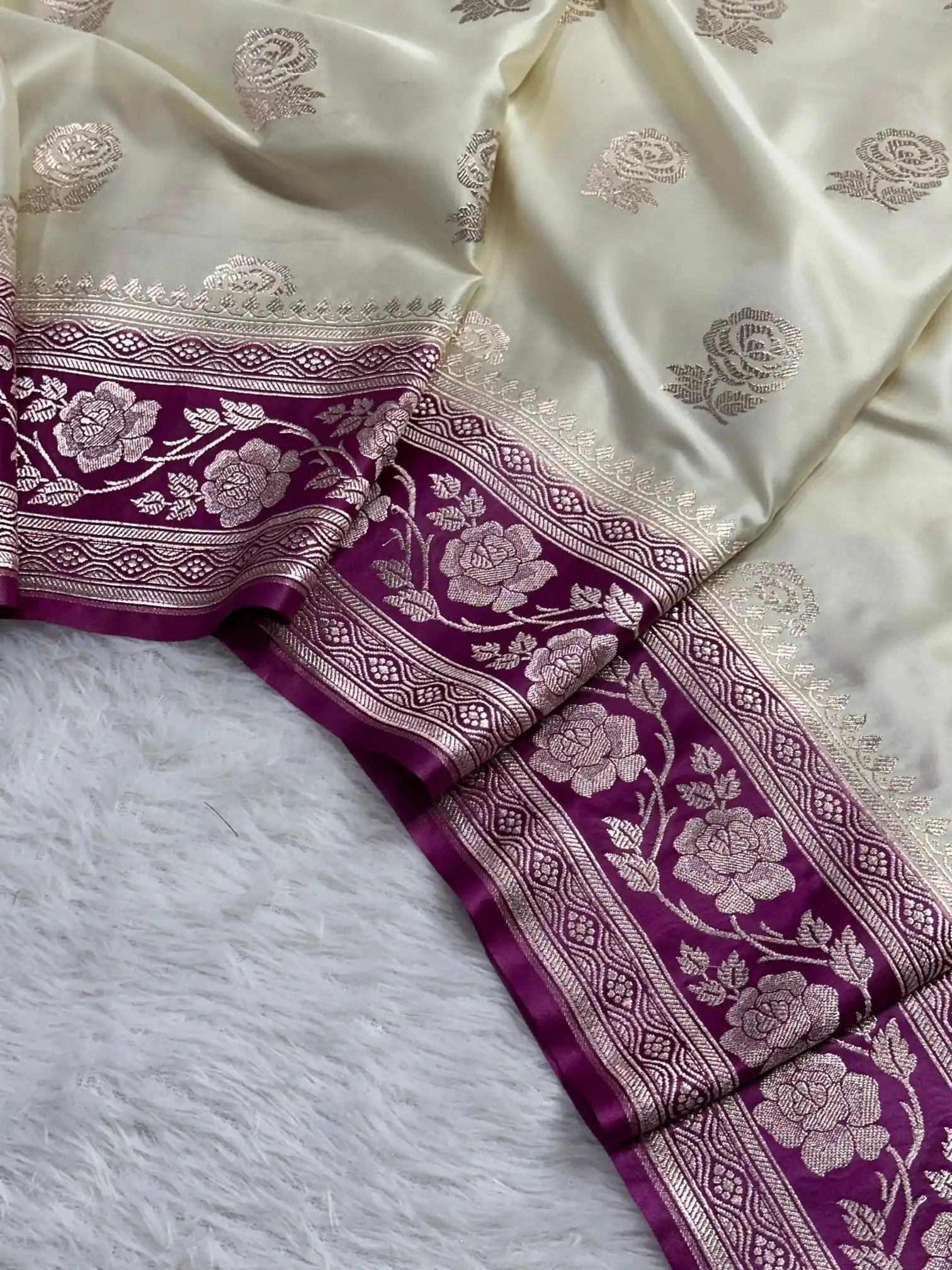 Light Cream Mashru Katan Silk Banarasi Saree - Image 3