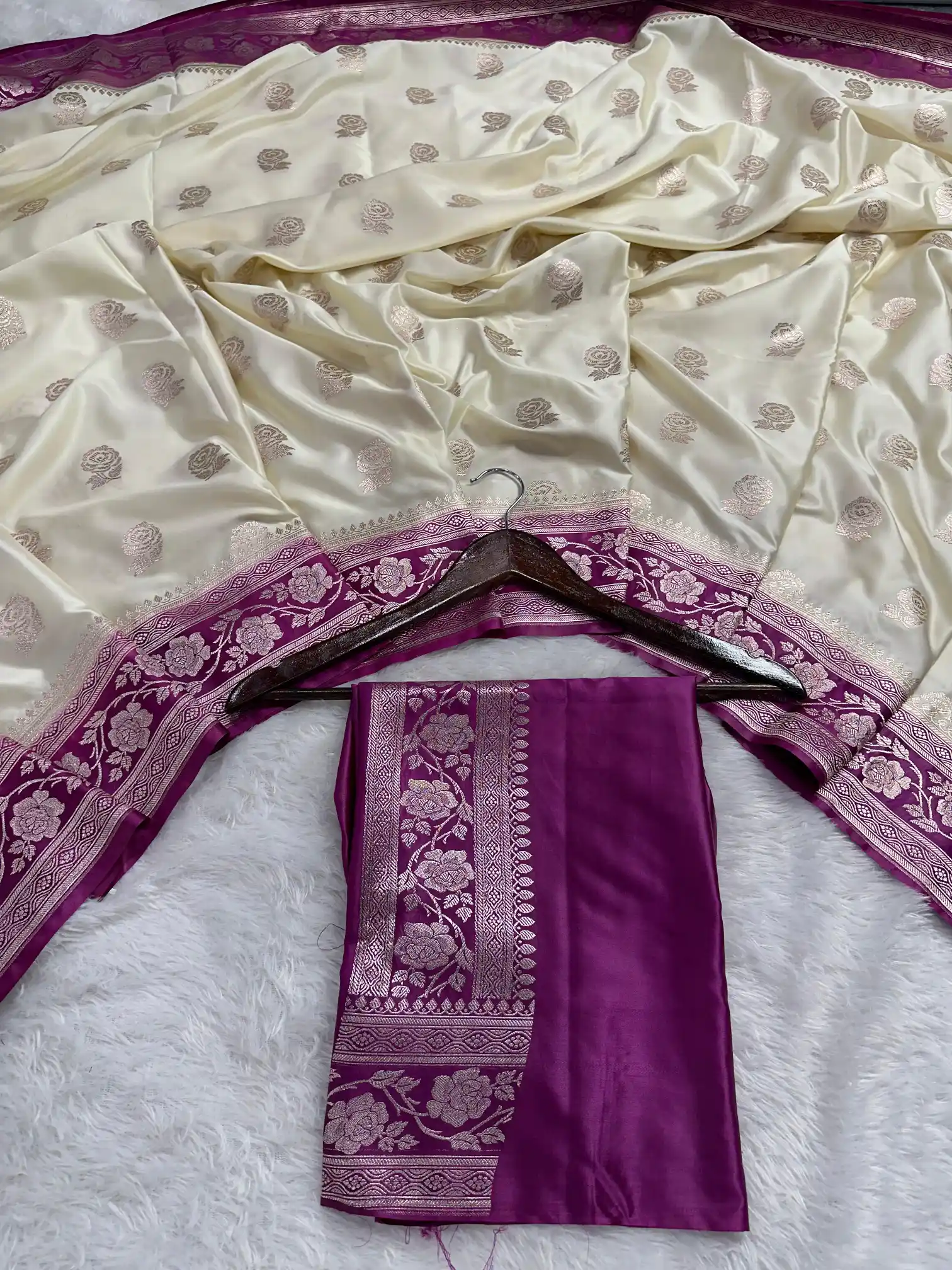 Light Cream Mashru Katan Silk Banarasi Saree - Image 5