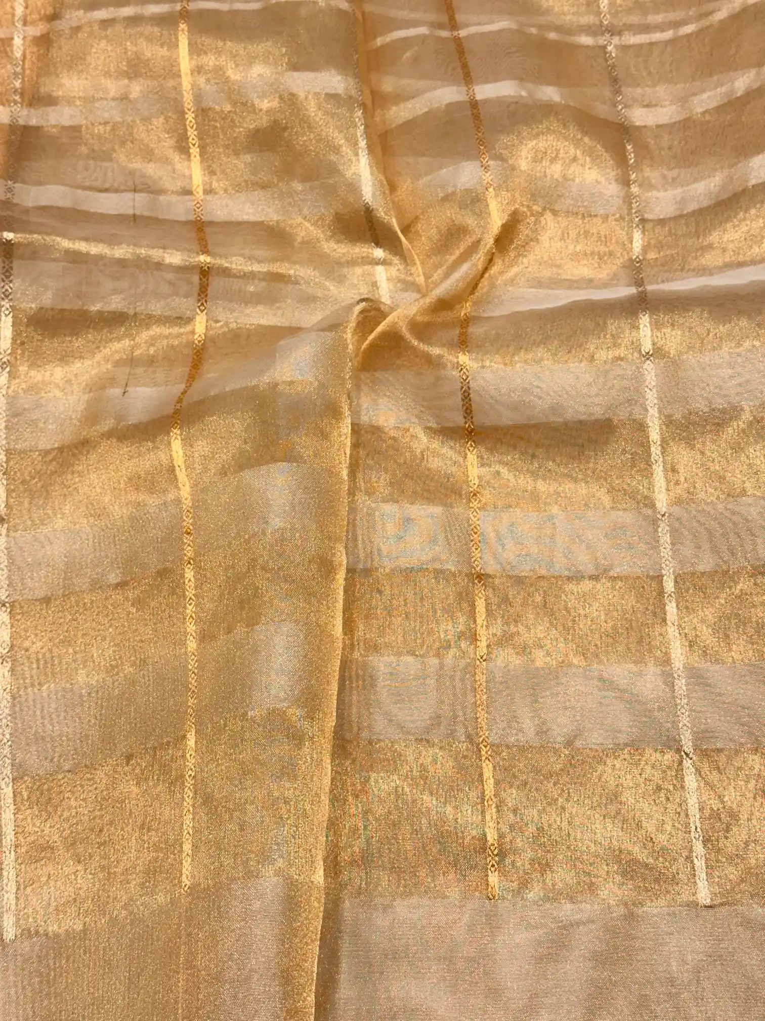 Light Gold Handwoven Pure Tissue Silk Banarasi Saree - Image 4