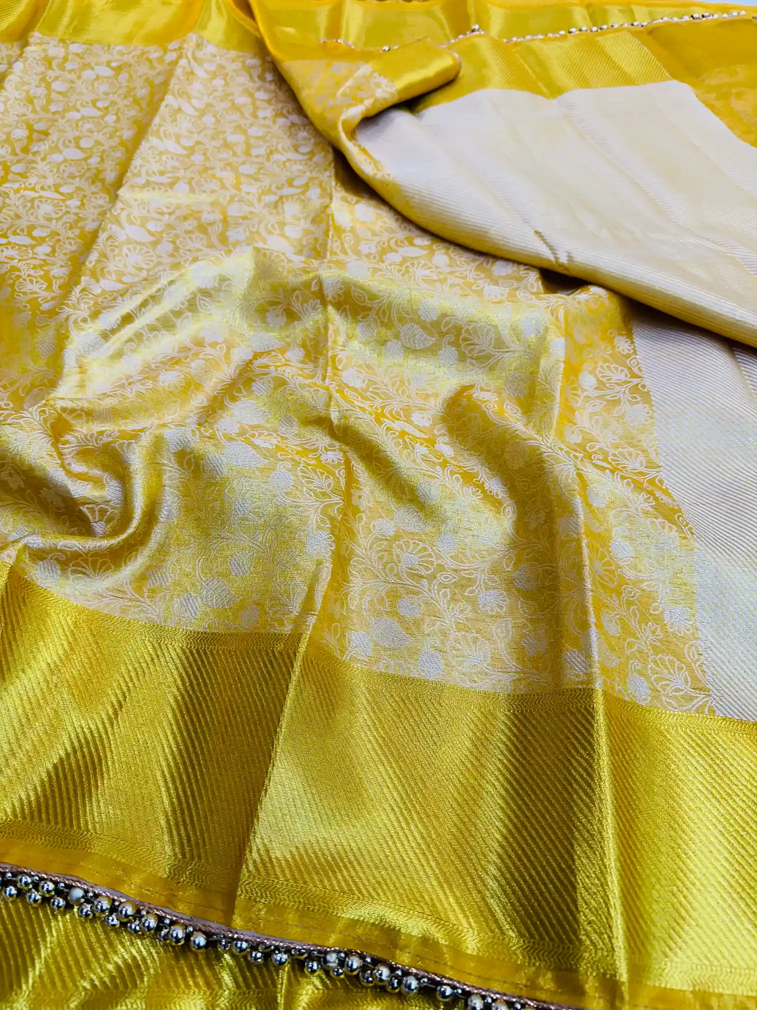 Light Golden Kanjeevaram Tissue Silk Moti Less Attached Banarasi Saree - Image 4