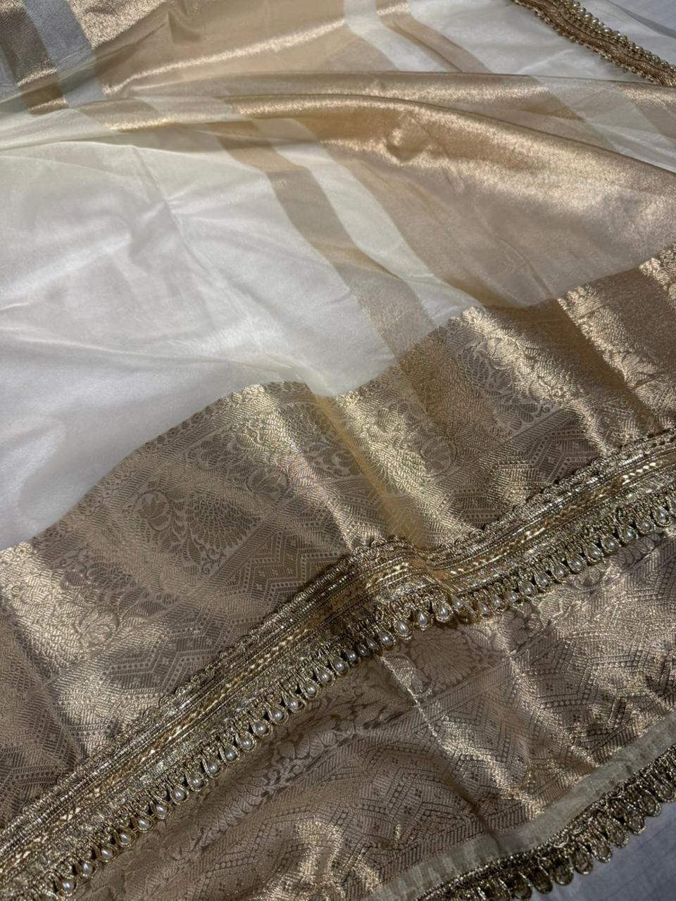 Light Ivory Cream Kora Organza Designer Lace Attached Banarasi Saree - Image 2