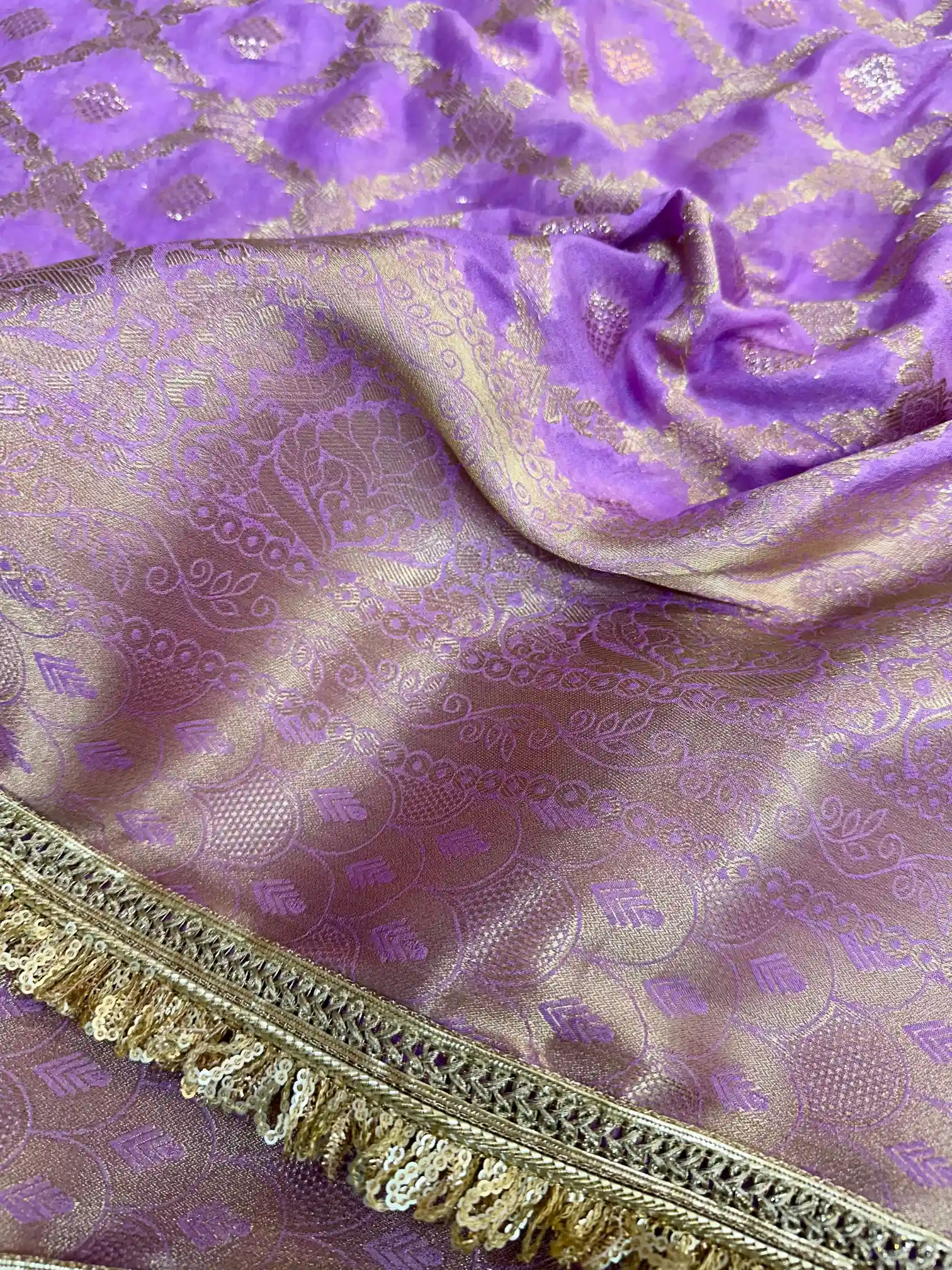Light Lavender Chiniya Silk Lace Attached Banarasi Saree - Image 3
