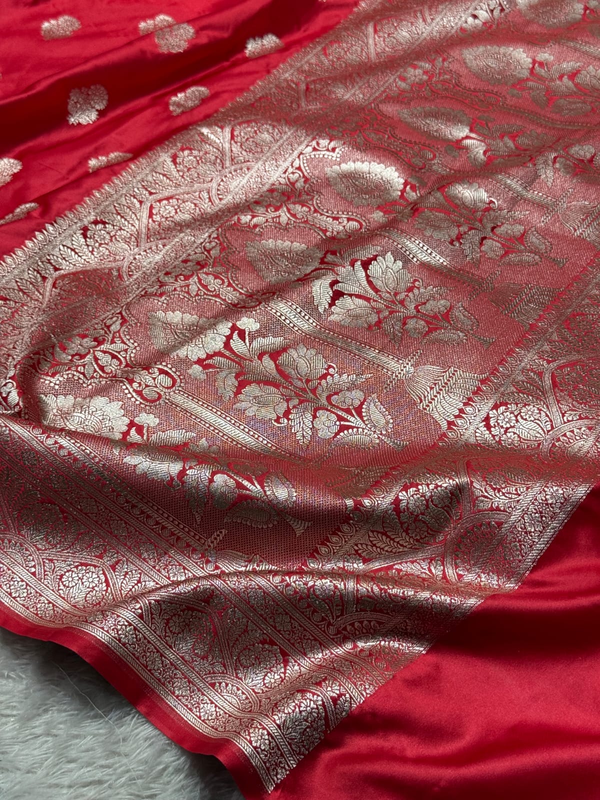 Light Maroon Mashru Katan Silk Traditional Buta Weave Banarasi Saree - Image 3