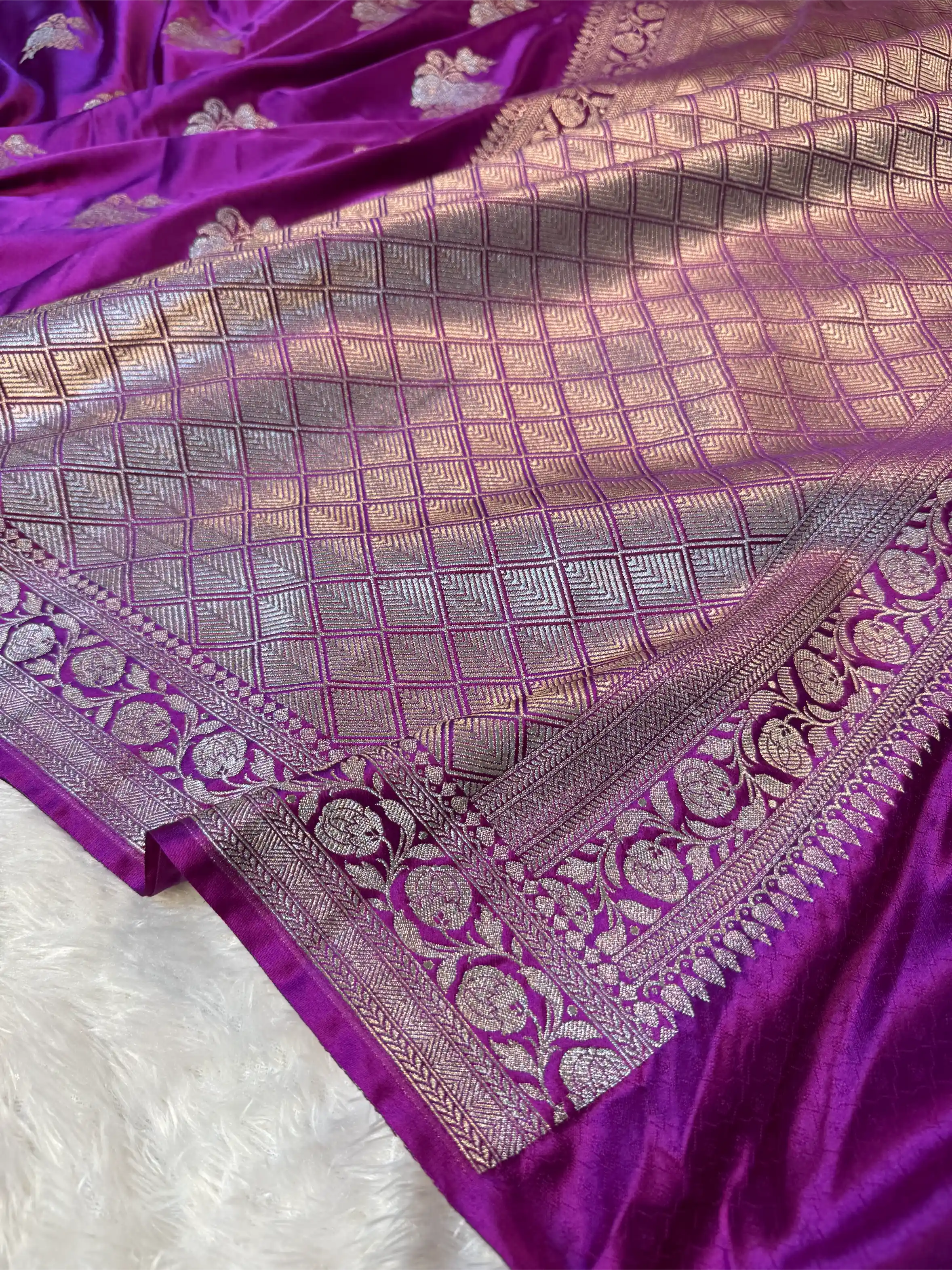 Light Purple Mashru Katan Silk Eccentric Banarasi Saree - Image 5