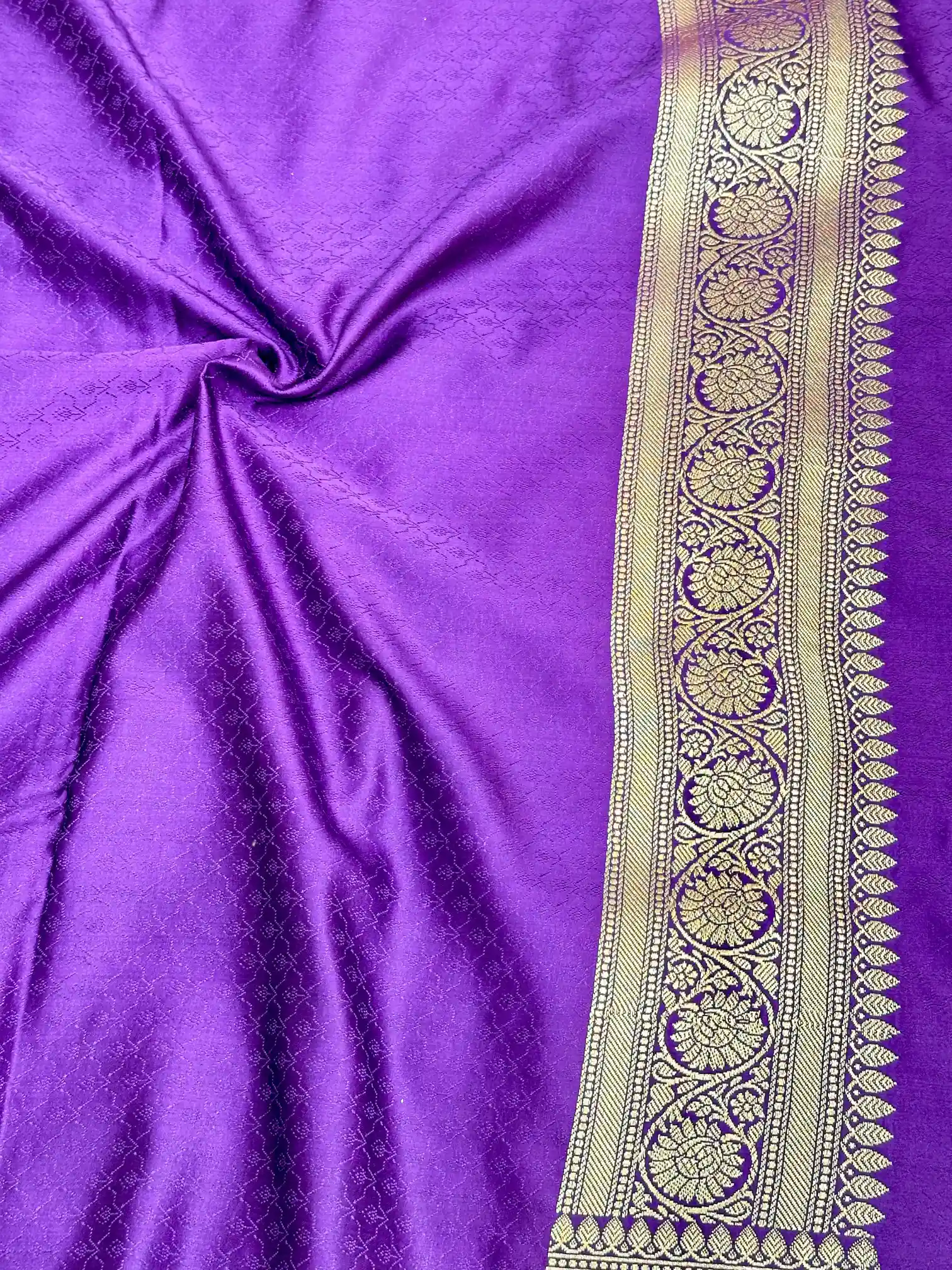 Light Purple Mashru Katan Silk Leheriya Weave Banarasi Saree - Image 6
