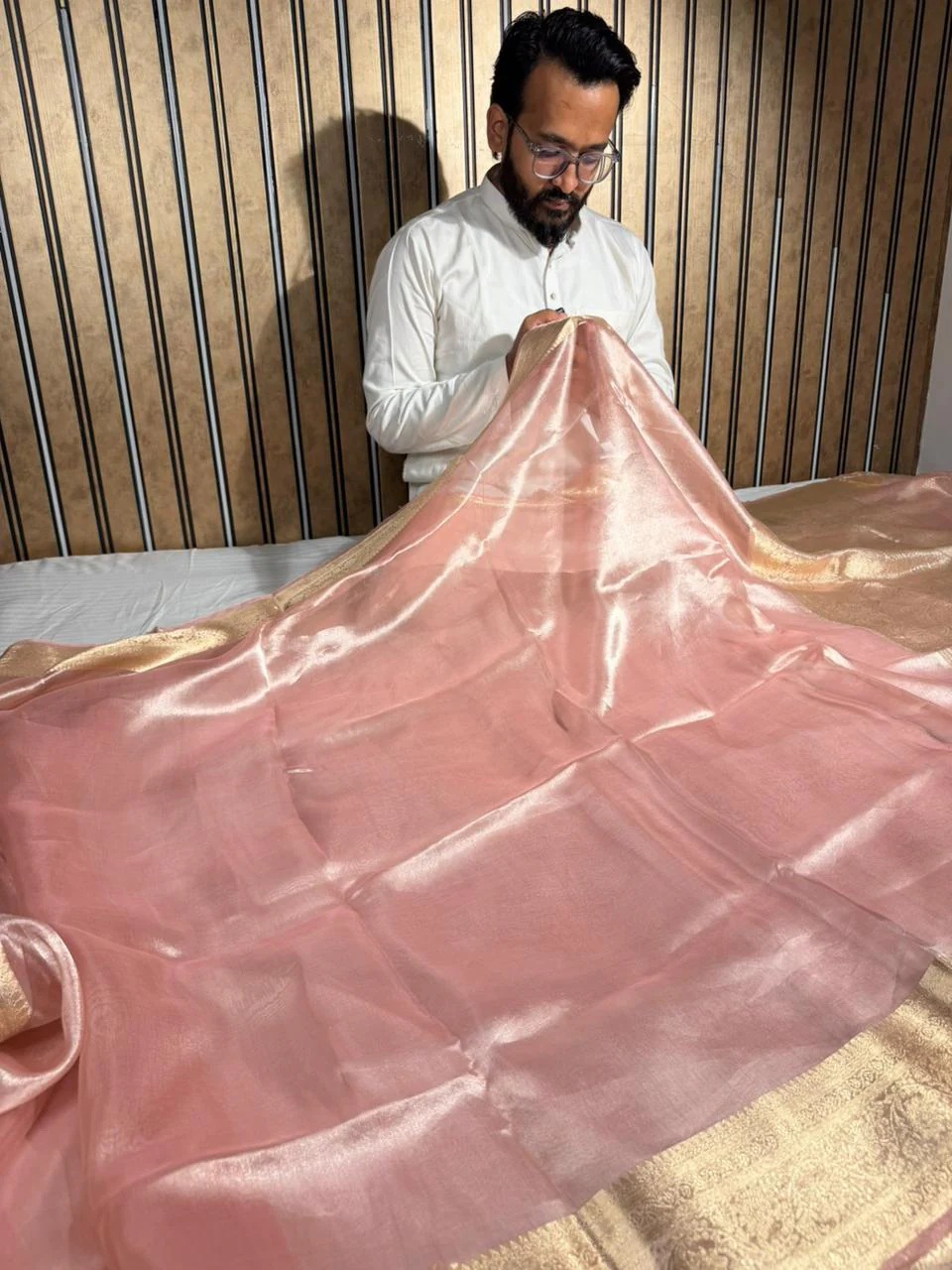Mauve Pink Pure Tissue Silk Traditional Banarasi Saree - Image 3