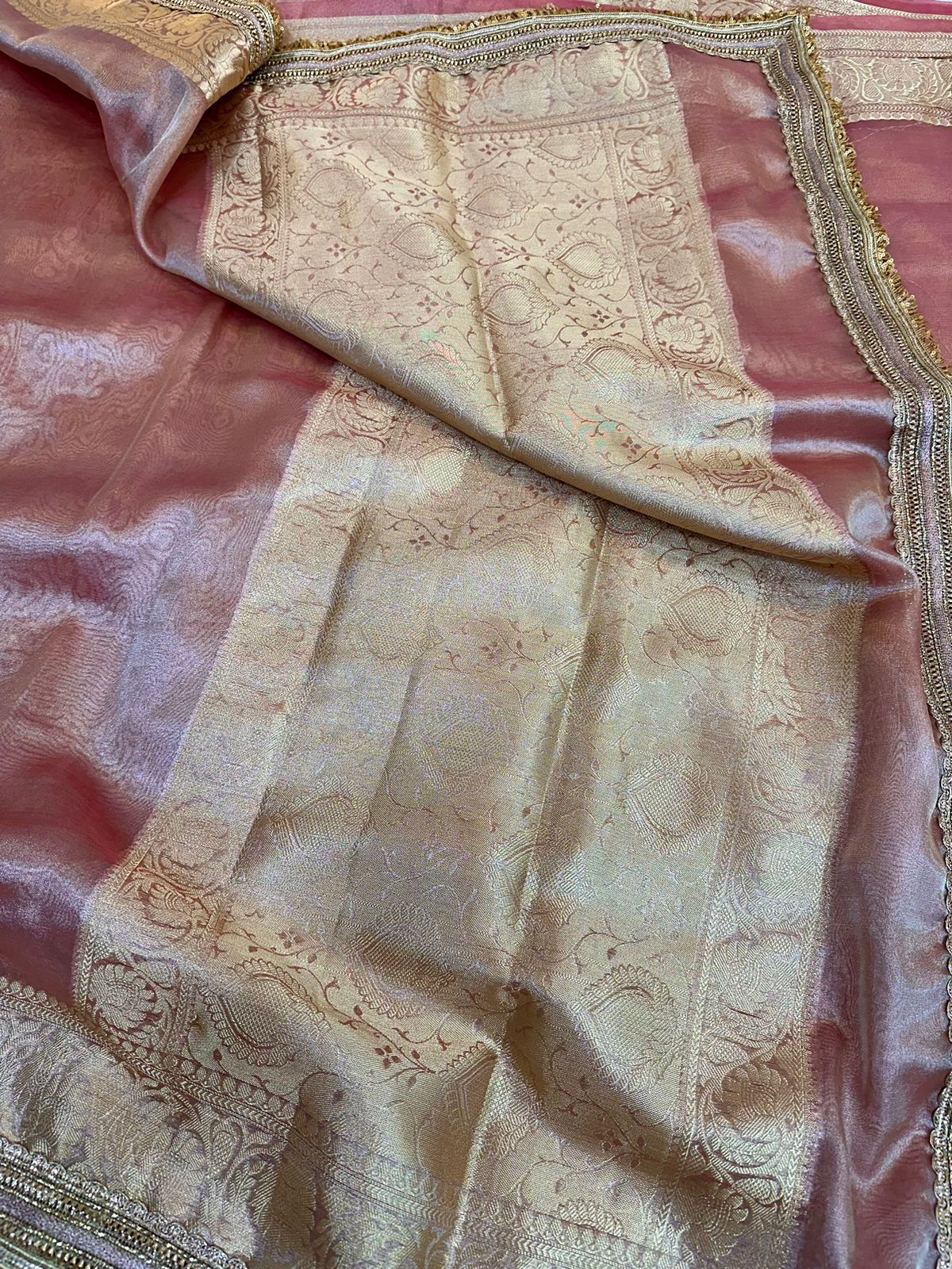 Mauve Pink Tissue Silk Lace Work Banarasi Saree - Image 3