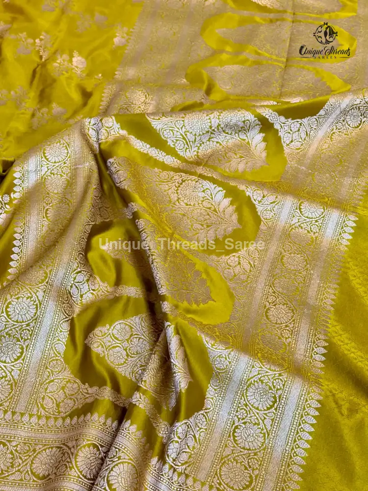 Mehandi Green Mashru Katan Silk Leheriya Weave Banarasi Saree - Image 4