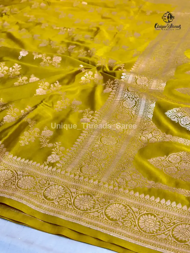 Mehandi Green Mashru Katan Silk Leheriya Weave Banarasi Saree - Image 6