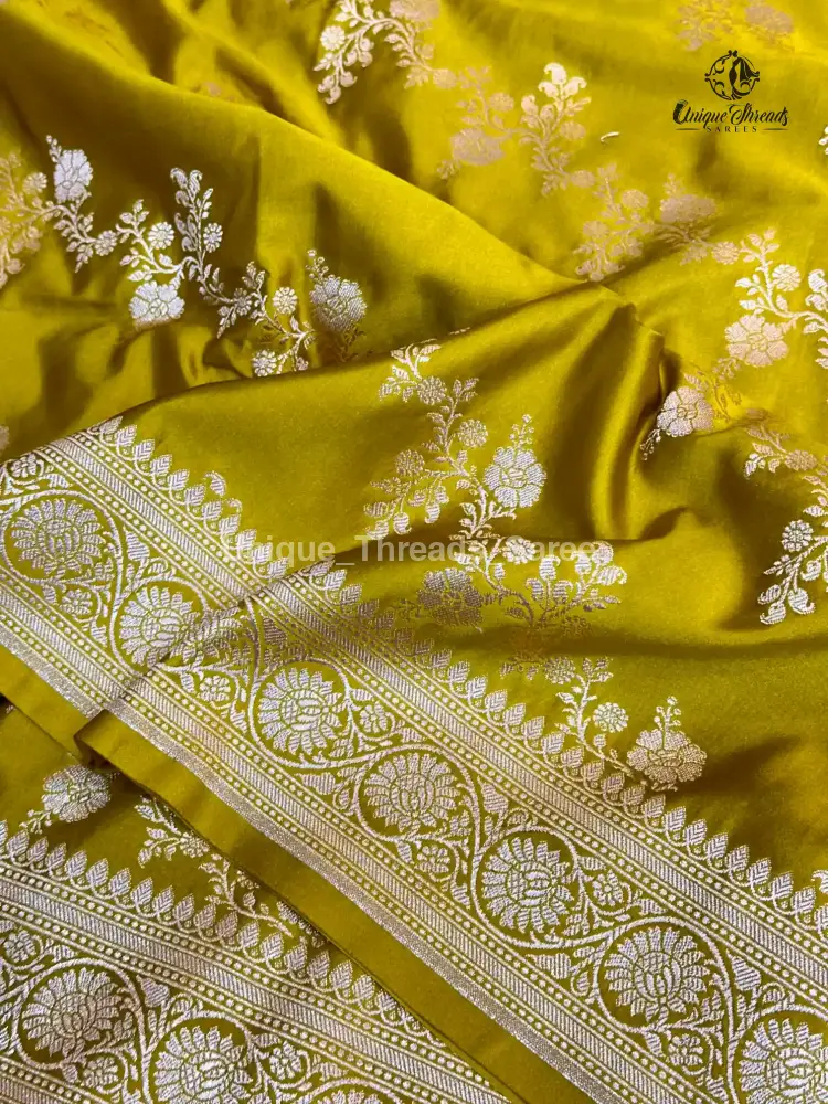 Mehandi Green Mashru Katan Silk Leheriya Weave Banarasi Saree - Image 7