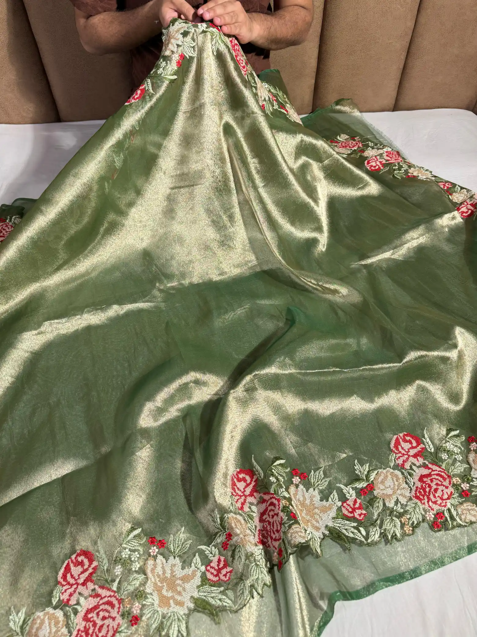 Mehendi Green Tissue Crochet work saree with Exclusive border - Image 2