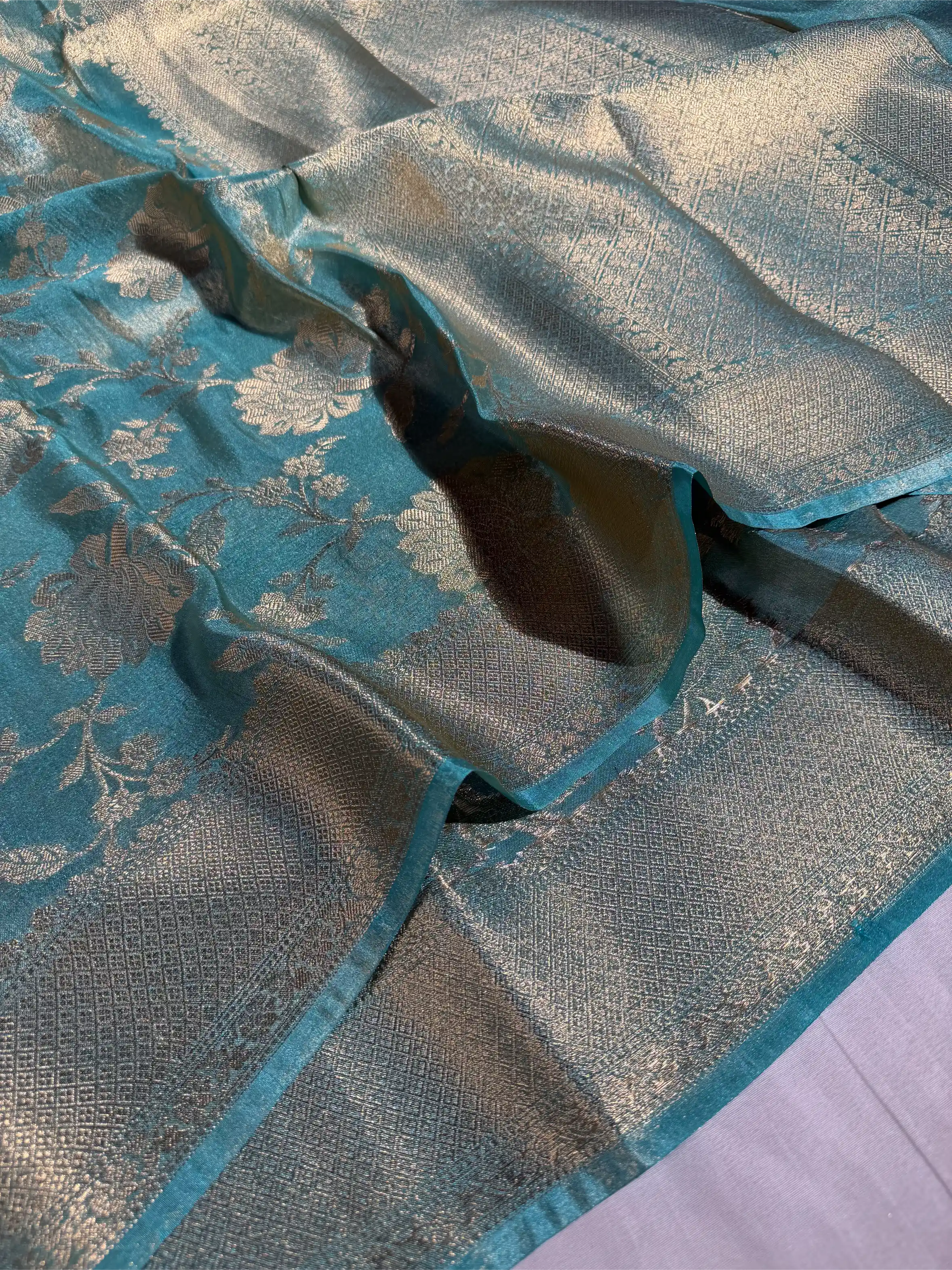 Metallic Green Breathable Tissue Silk Banarasi Saree - Image 2