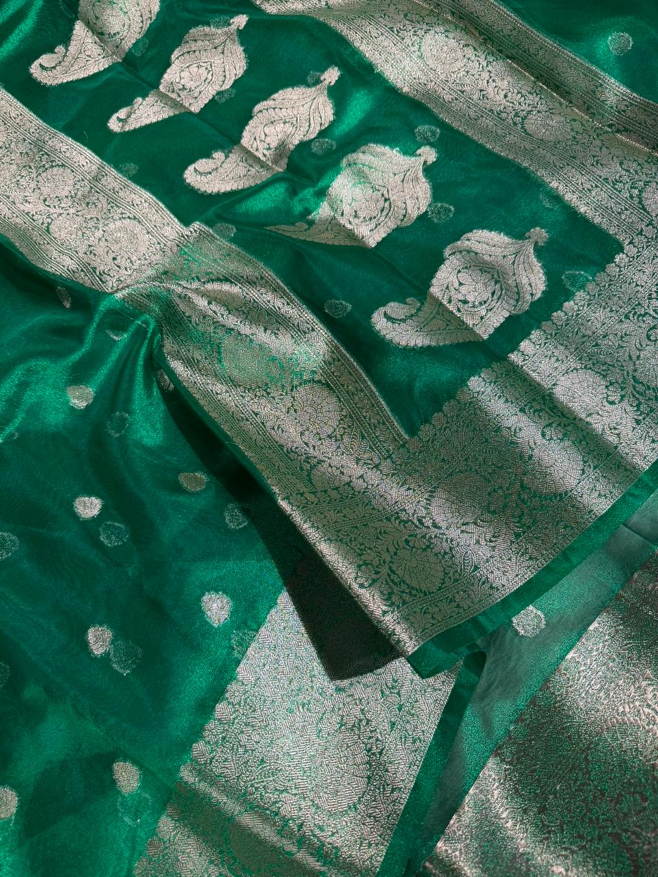 Metallic Green Kora Tissue Khaddi Buti Banarasi Saree - Image 2
