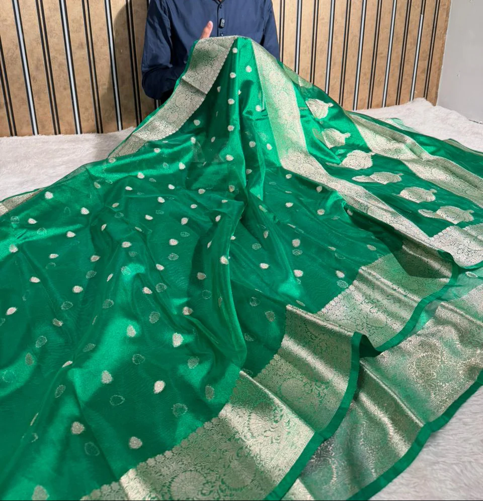 Metallic Green Kora Tissue Khaddi Buti Banarasi Saree - Image 3