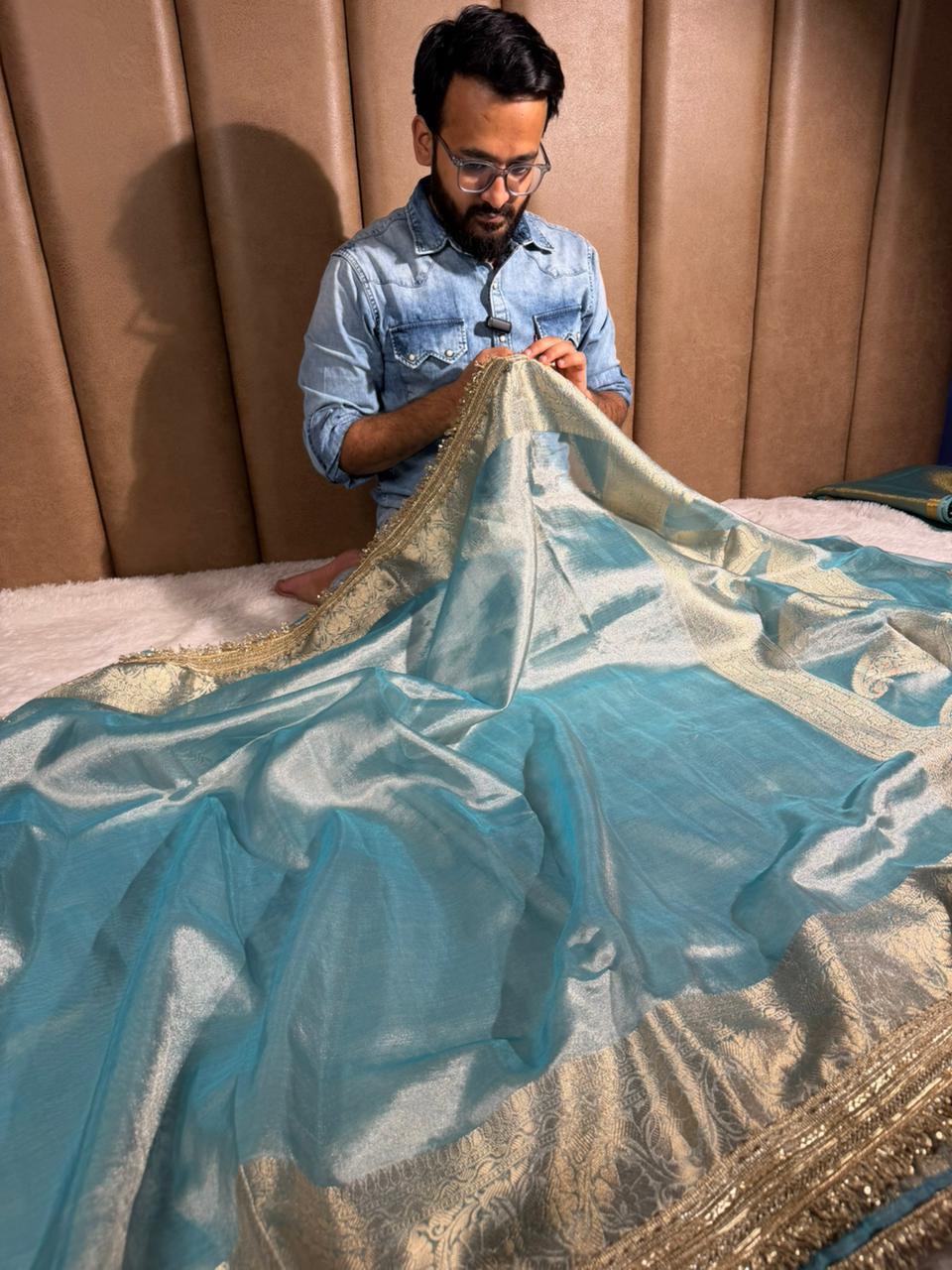 Metallic Sea Green Tissue Silk Zari Jacquard Lace Work Banarasi Saree - Image 3