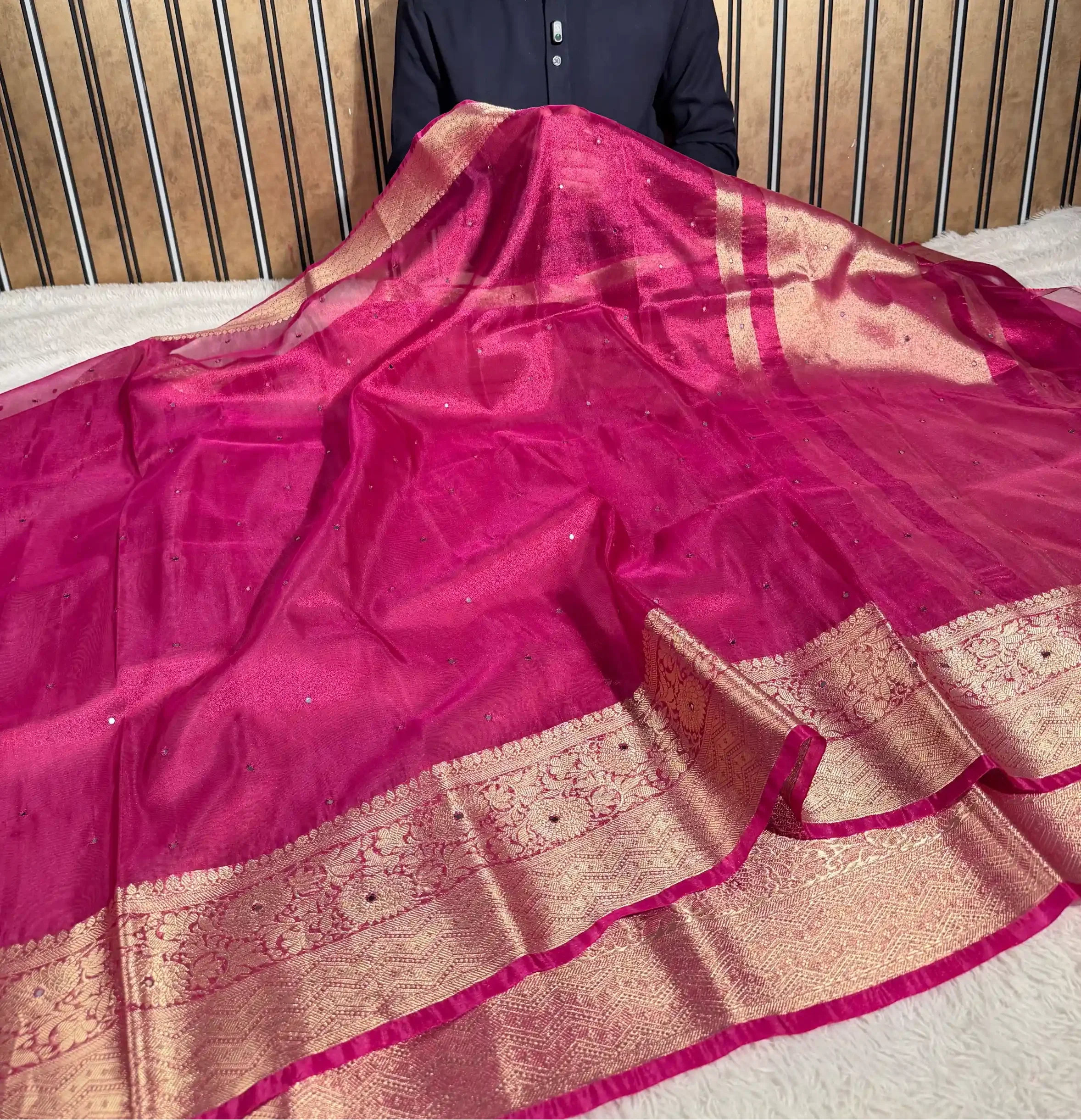 Metallic Rani Pink Tissue Silk Mirror Work Banarasi Saree - Image 2