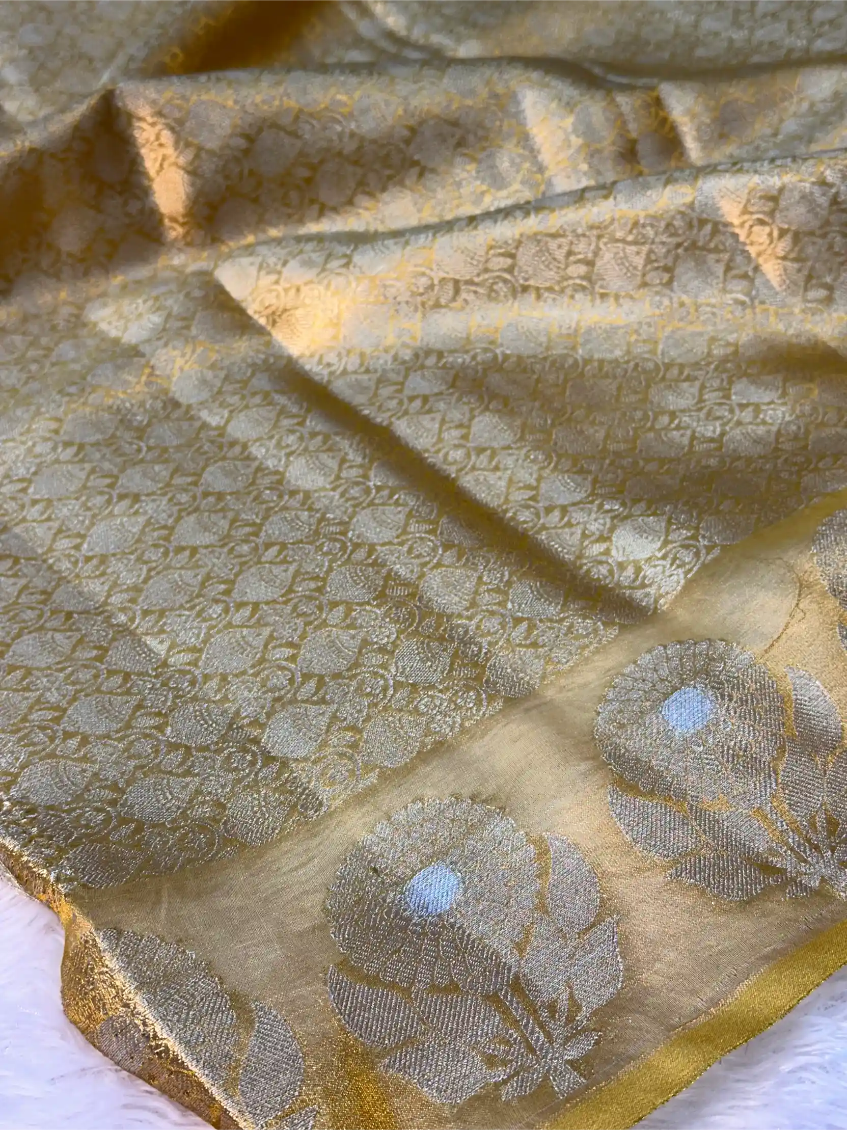 Metallic Yellow Eccentric Soft Tissue Silk Banarasi Saree - Image 5