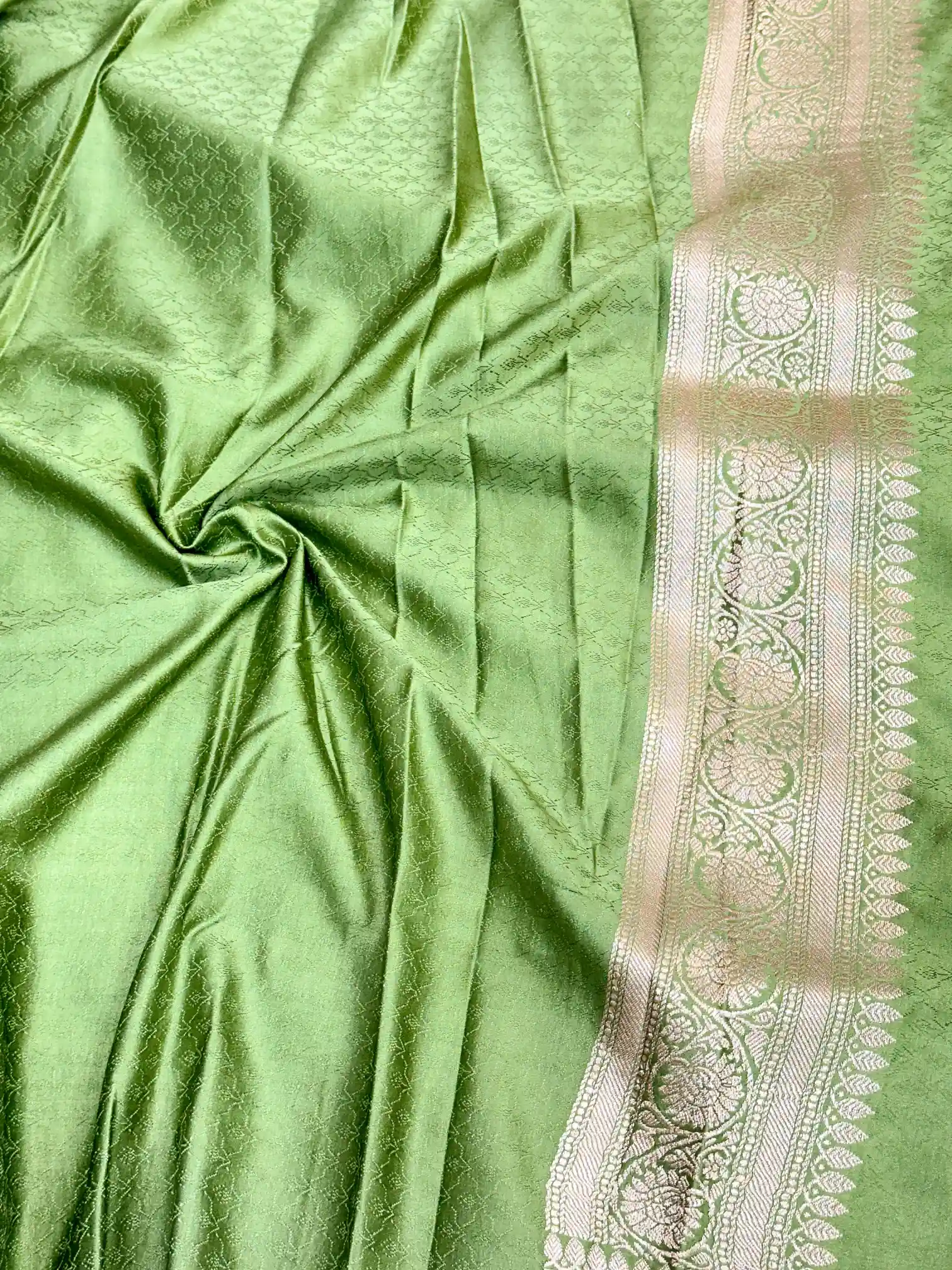 Moss Green Mashru Katan Silk Leheriya Weave Banarasi Saree - Image 6