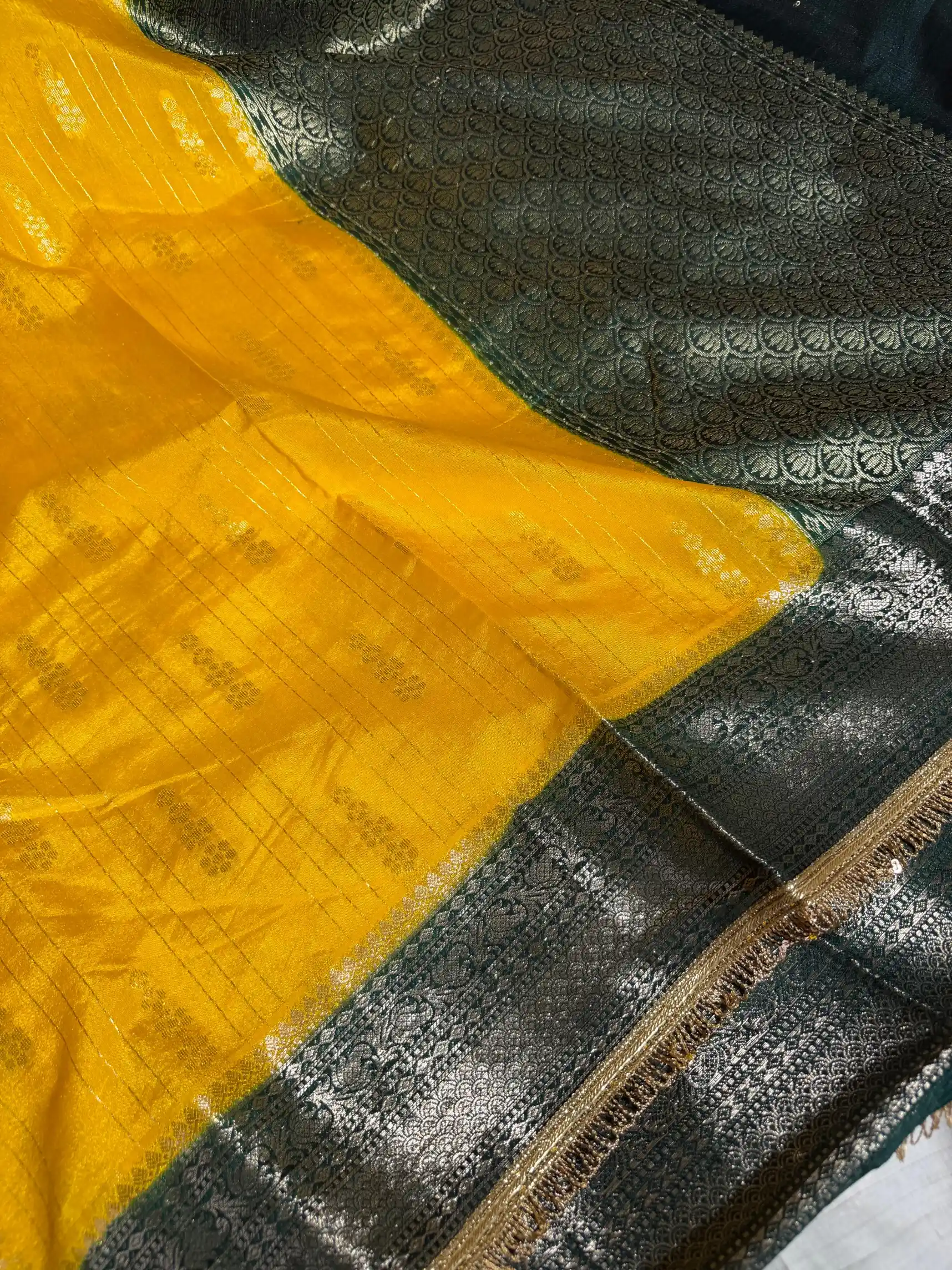 Mustard Yellow Eccentric Chiniya Silk Designer Banarasi Saree - Image 2